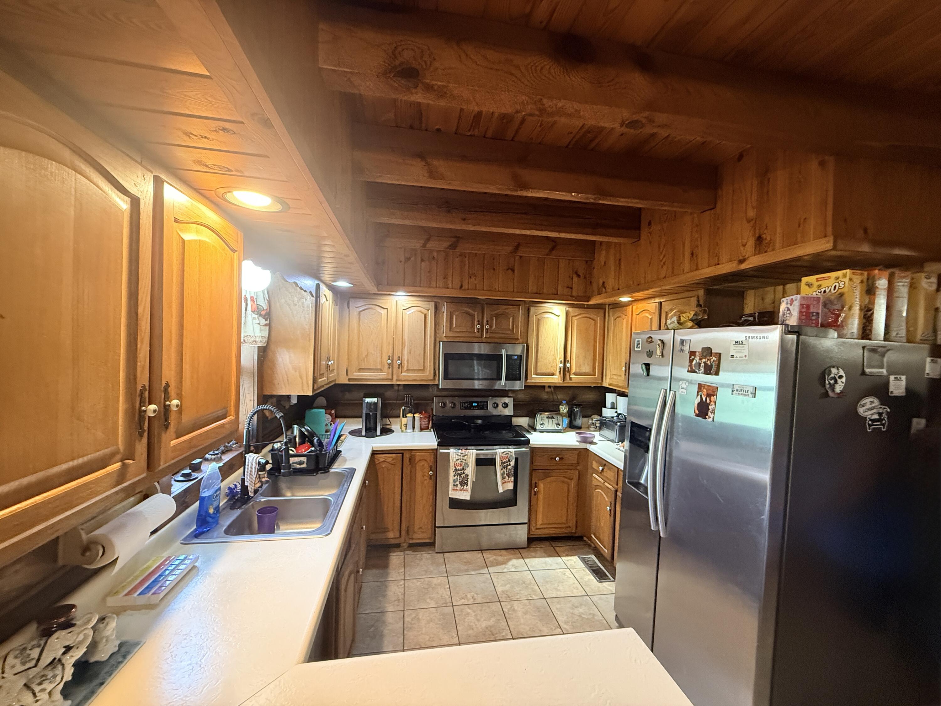 2006 Longview Drive Property Photo 15