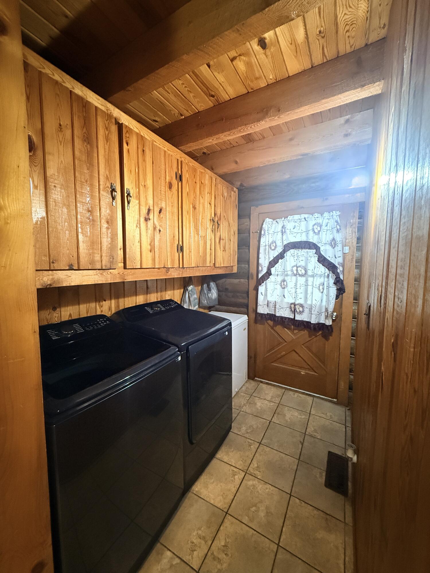 2006 Longview Drive Property Photo 16