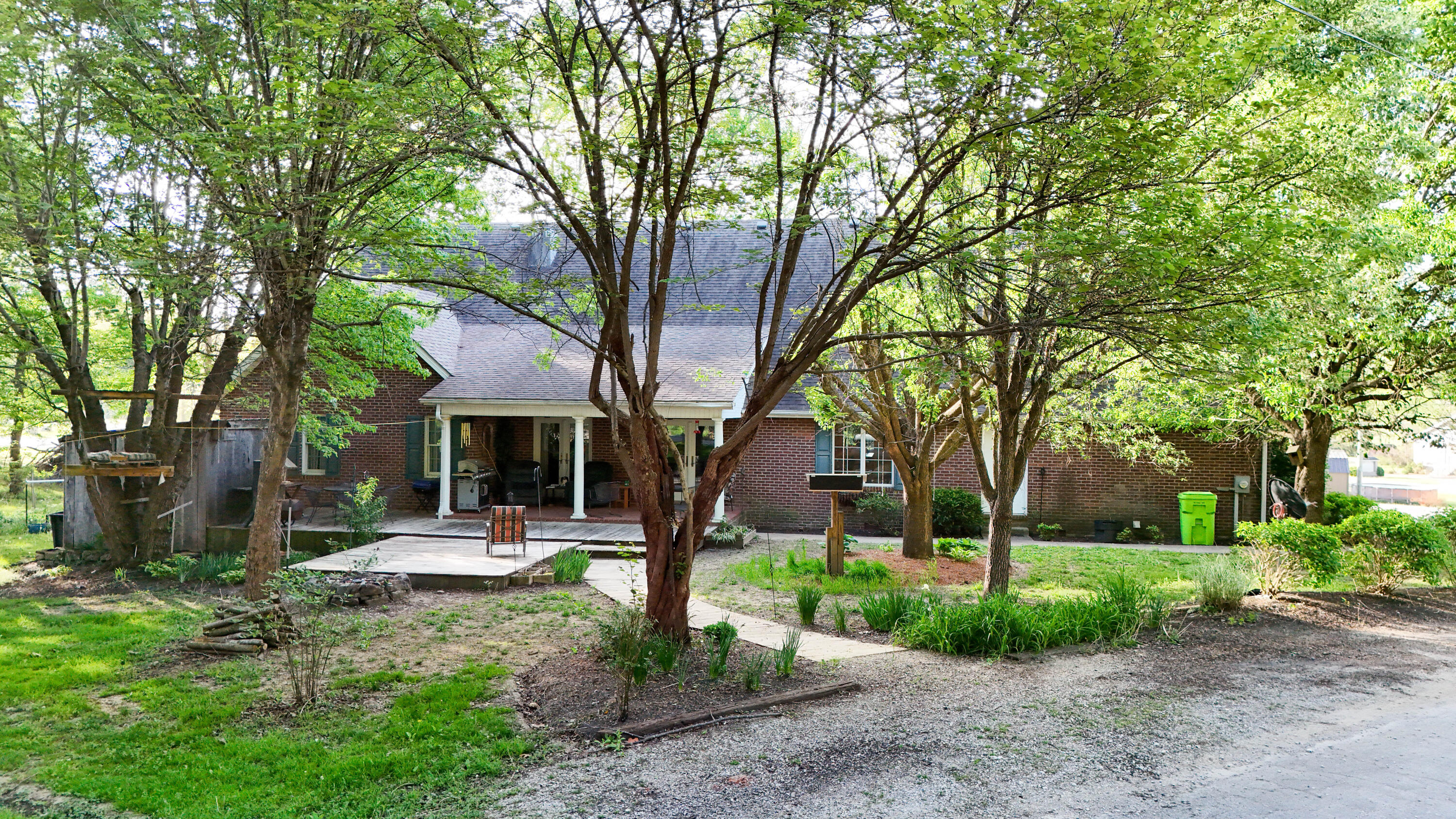 5686 Slate Lick Road 5686 Property Photo 2