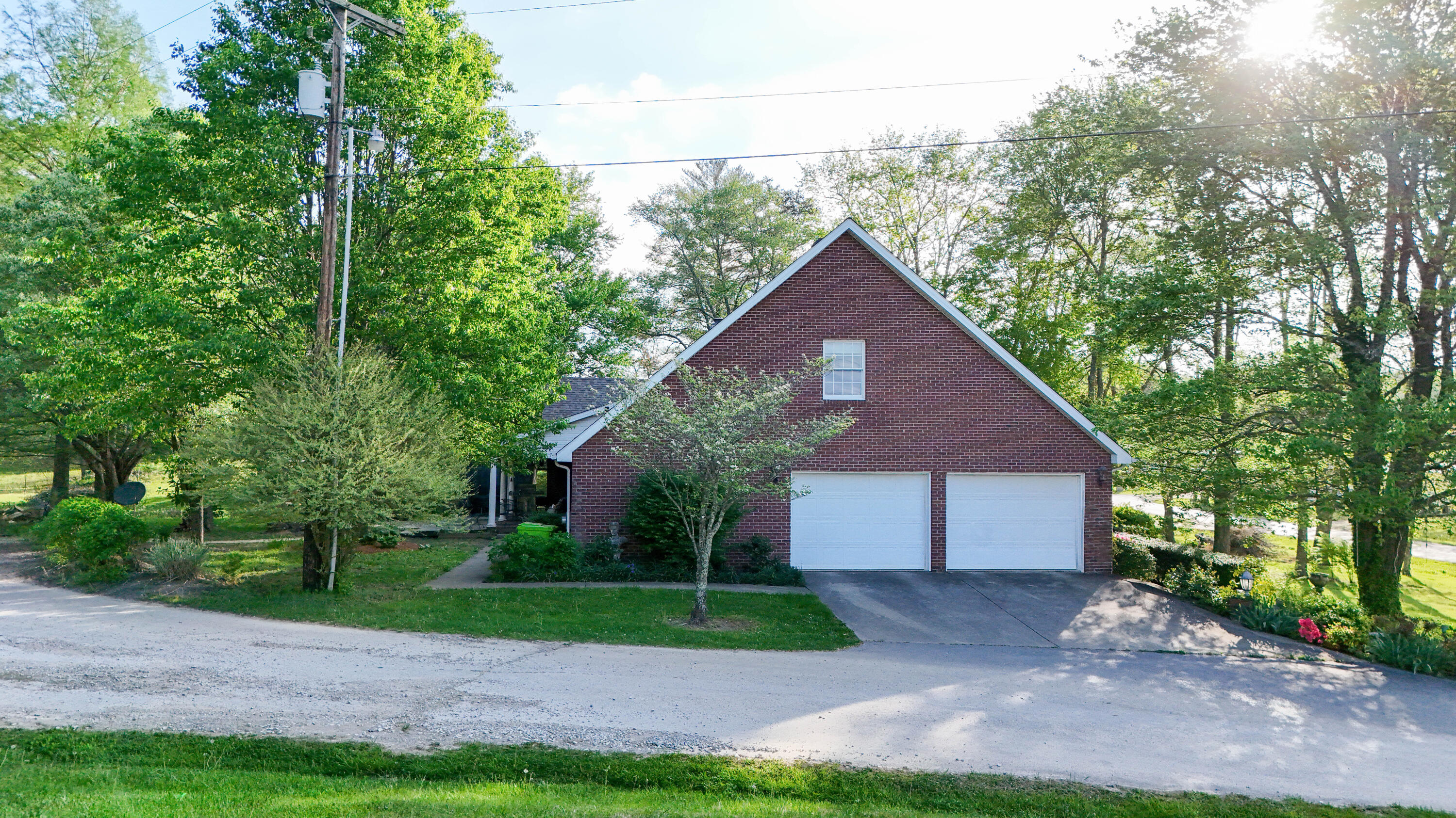 5686 Slate Lick Road 5686 Property Photo 3