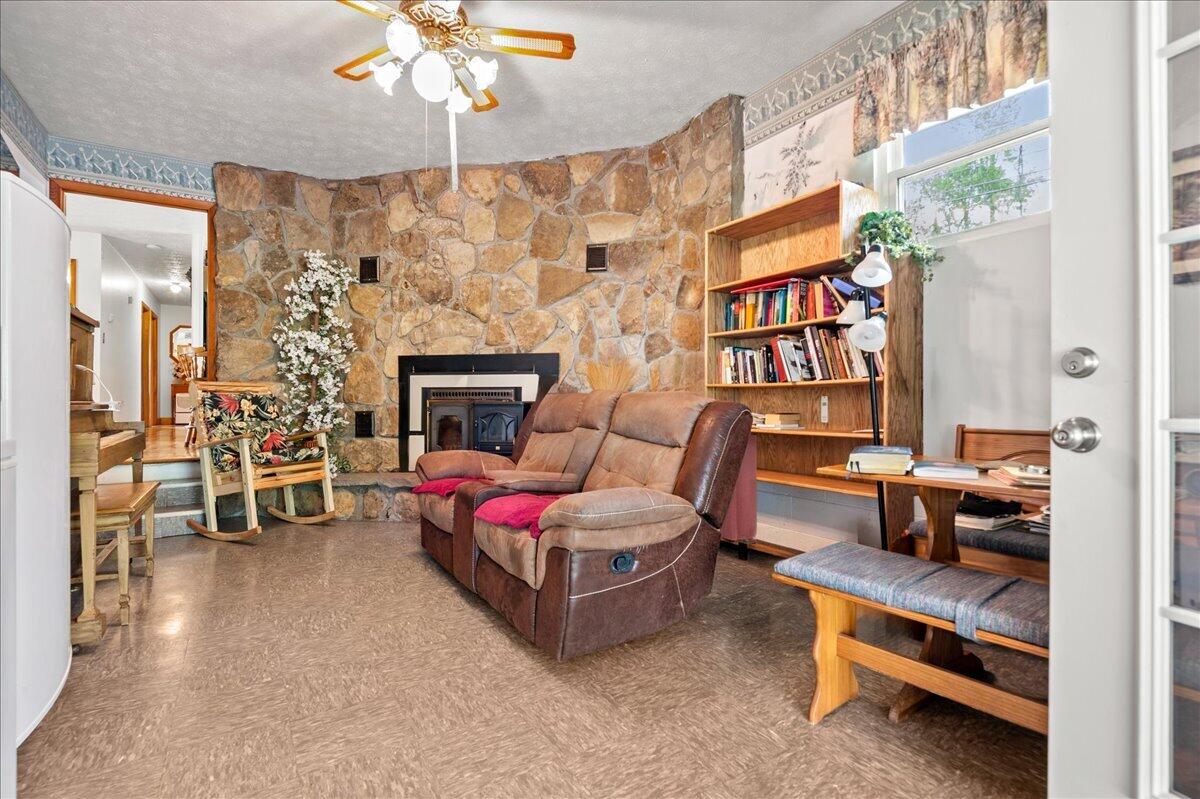 2922 State Highway 1232 Property Photo 9