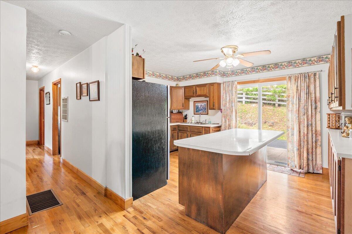 2922 State Highway 1232 Property Photo 15