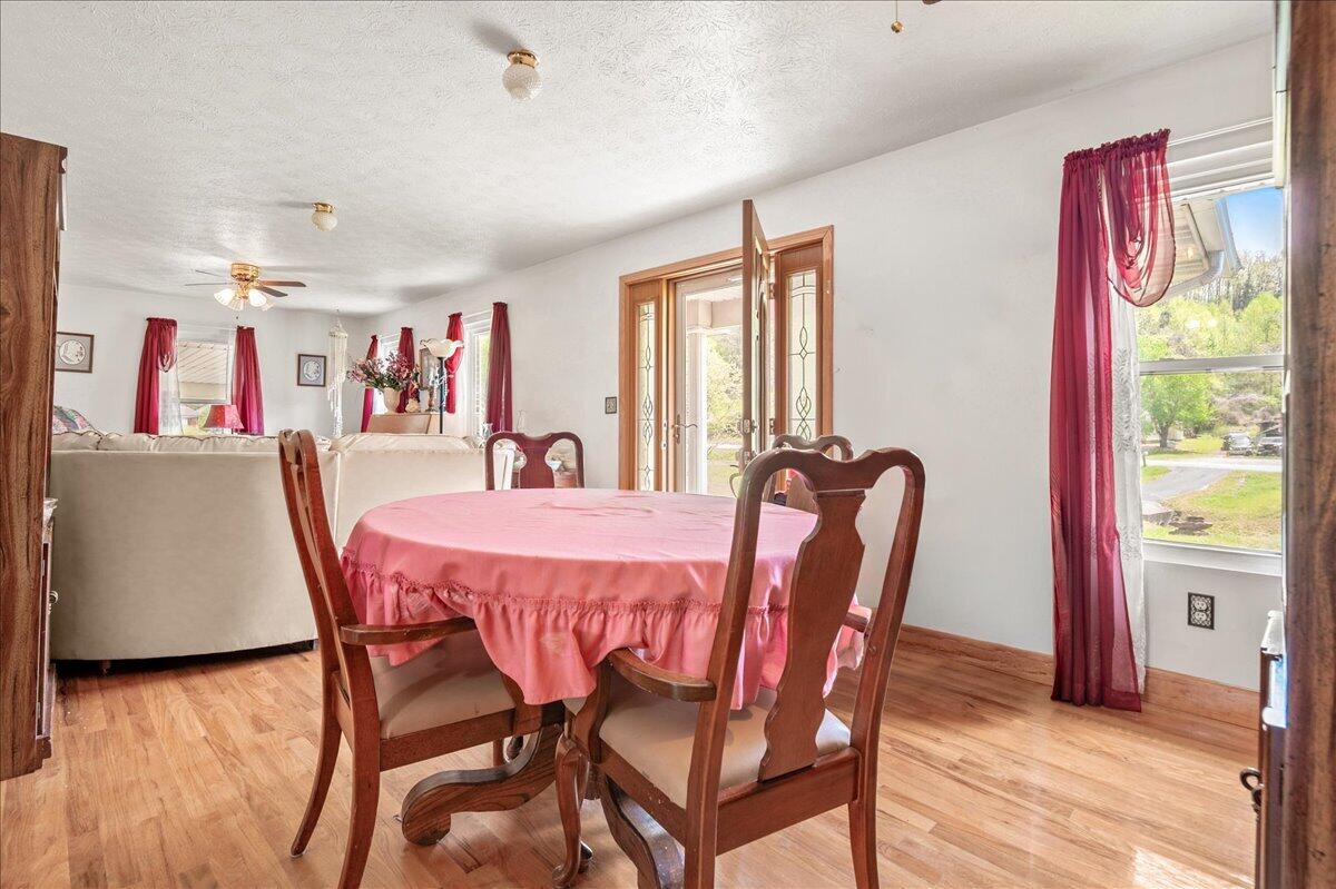 2922 State Highway 1232 Property Photo 16