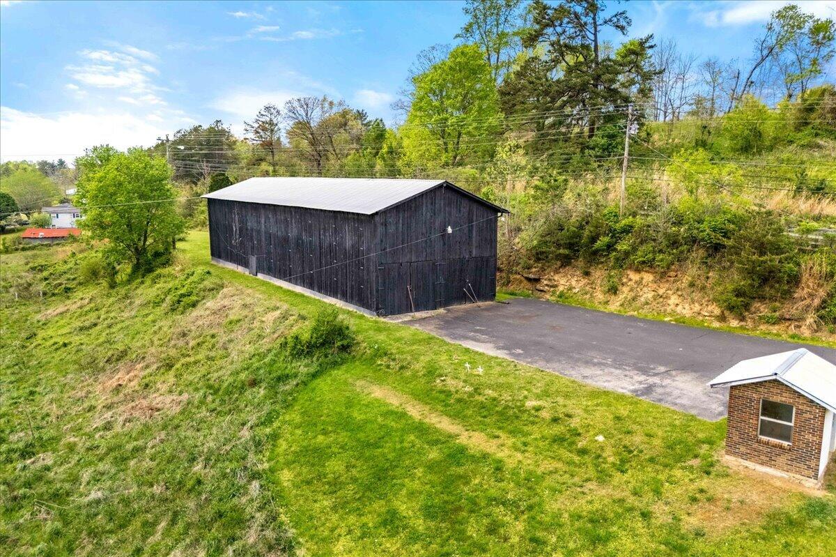 2922 State Highway 1232 Property Photo 43
