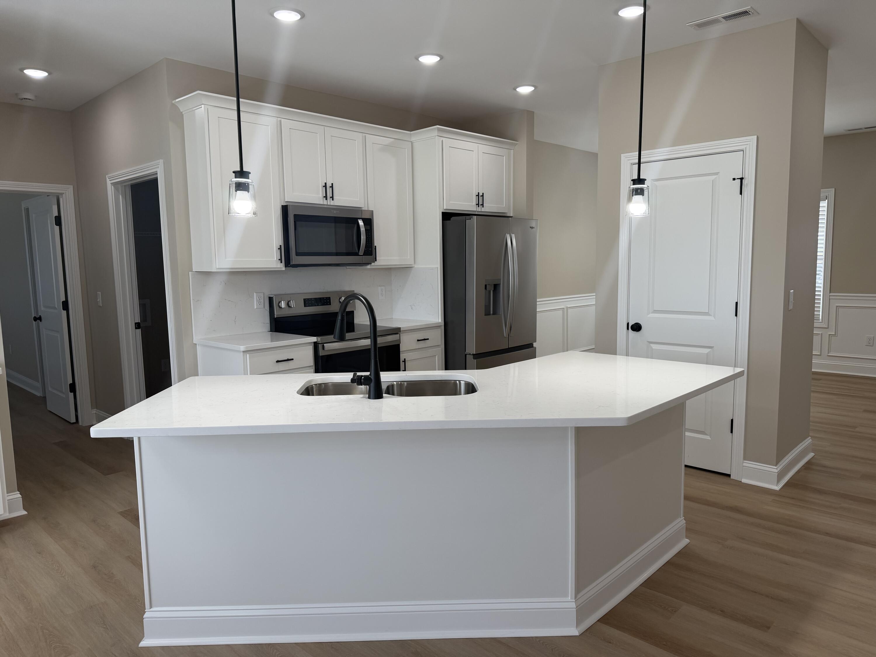 226 Navajo Drive Property Photo 4