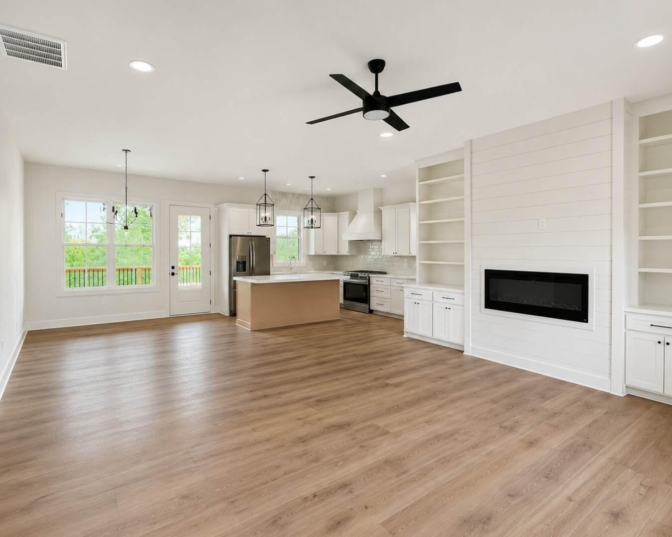 106 Sena Way Property Photo 2