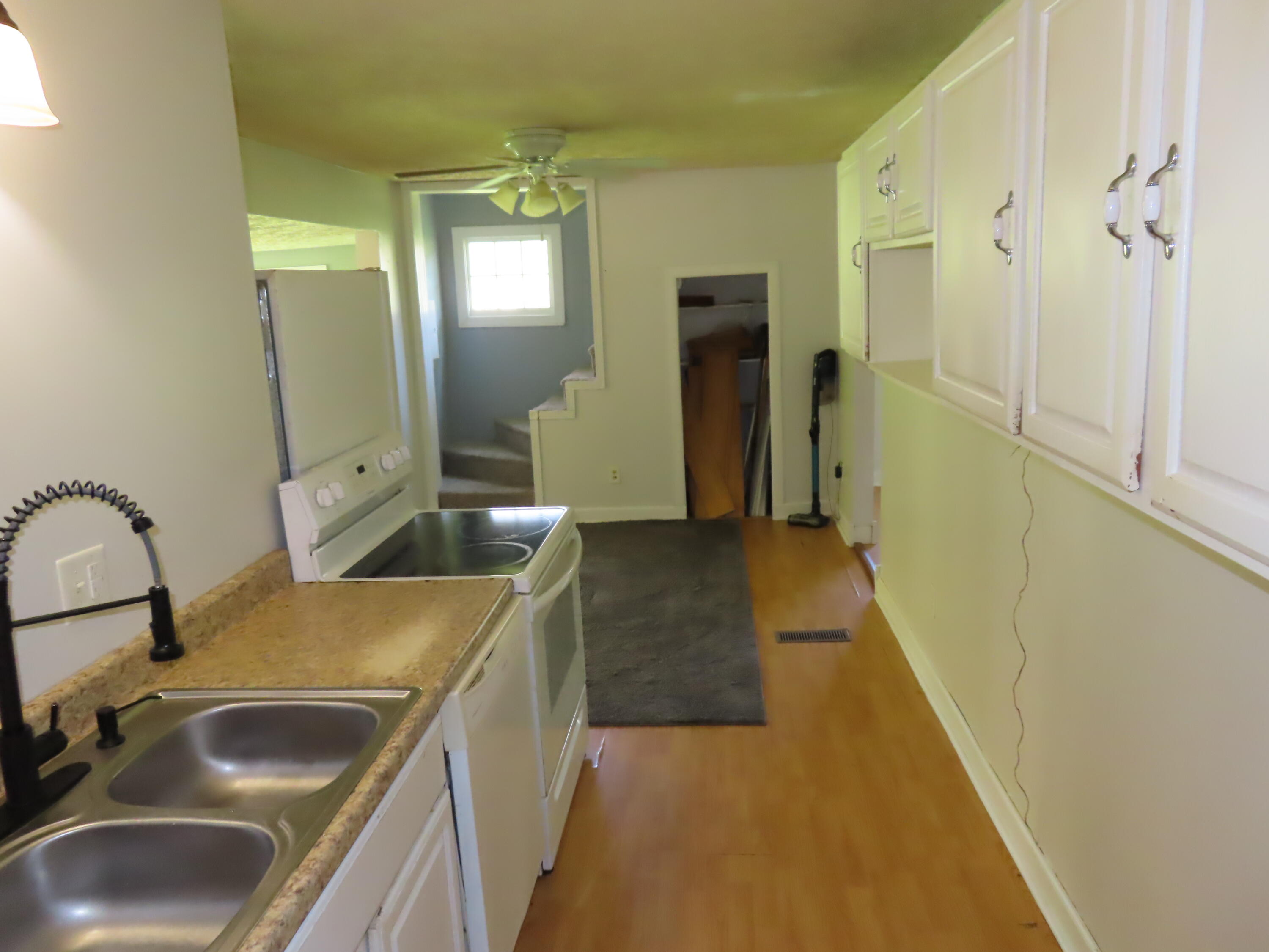 4300 E U.s. 60 Property Photo 7
