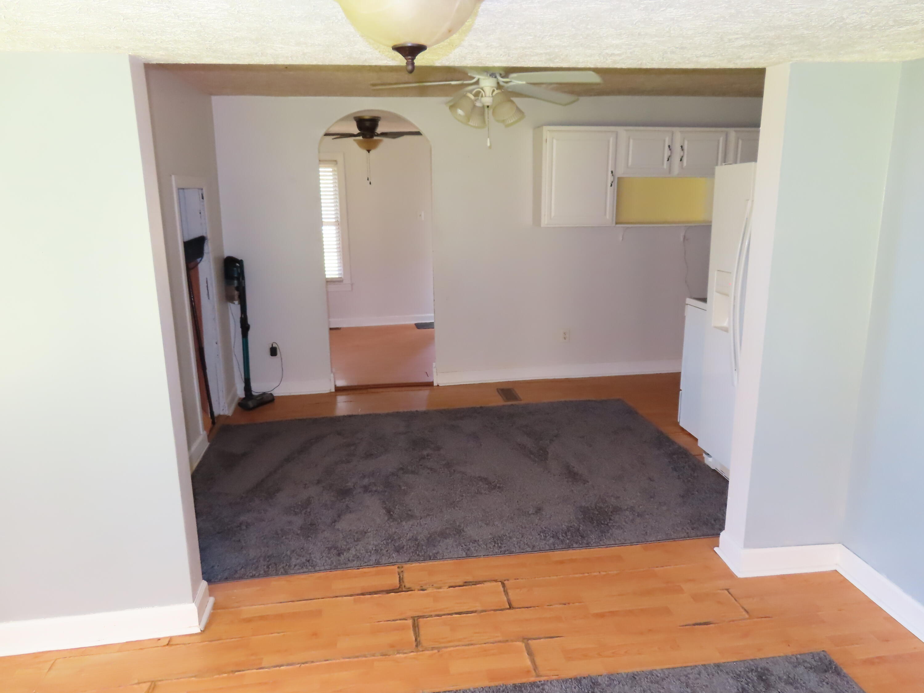 4300 E U.s. 60 Property Photo 11