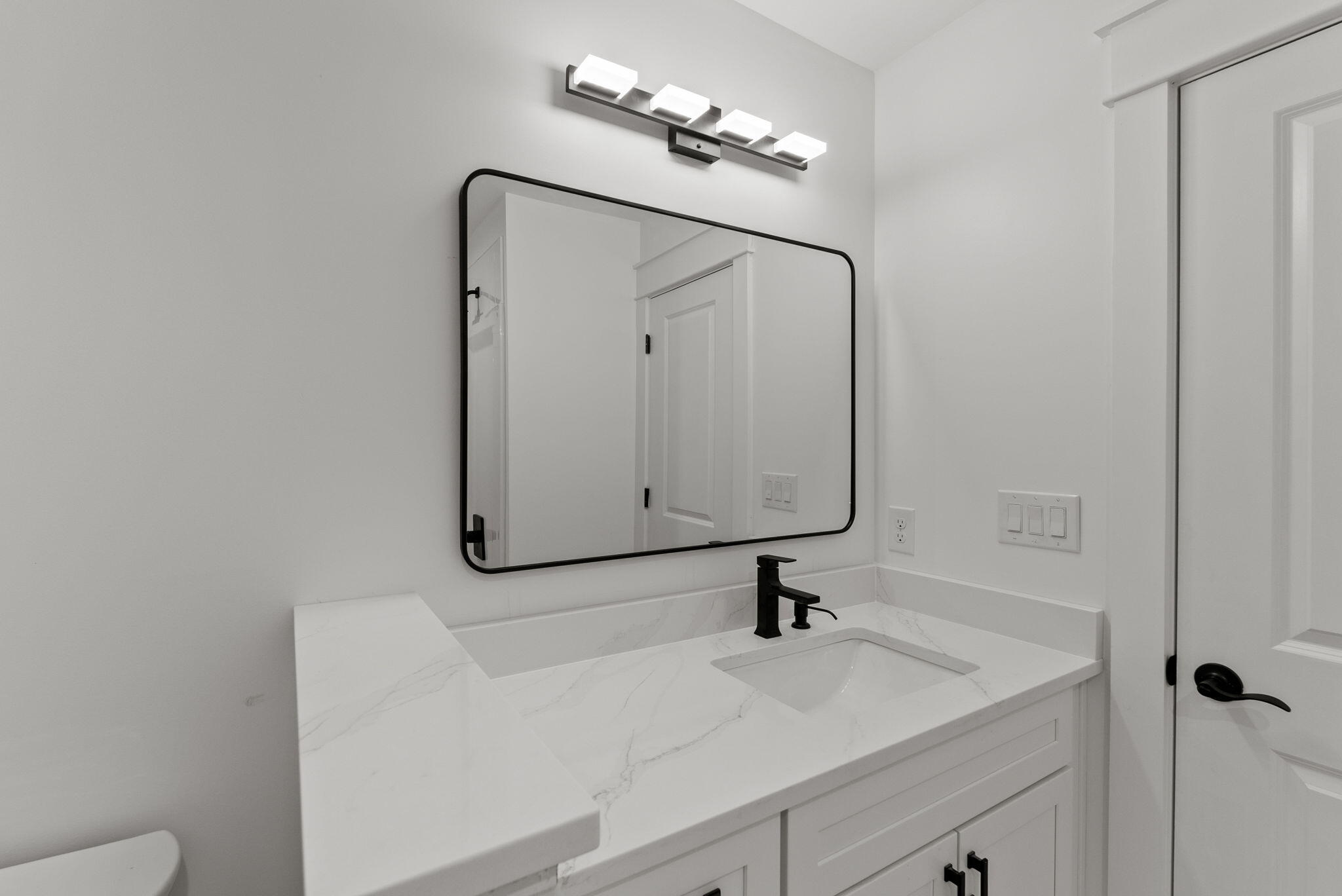 604 Persimmon Ridge Trail Property Photo 46