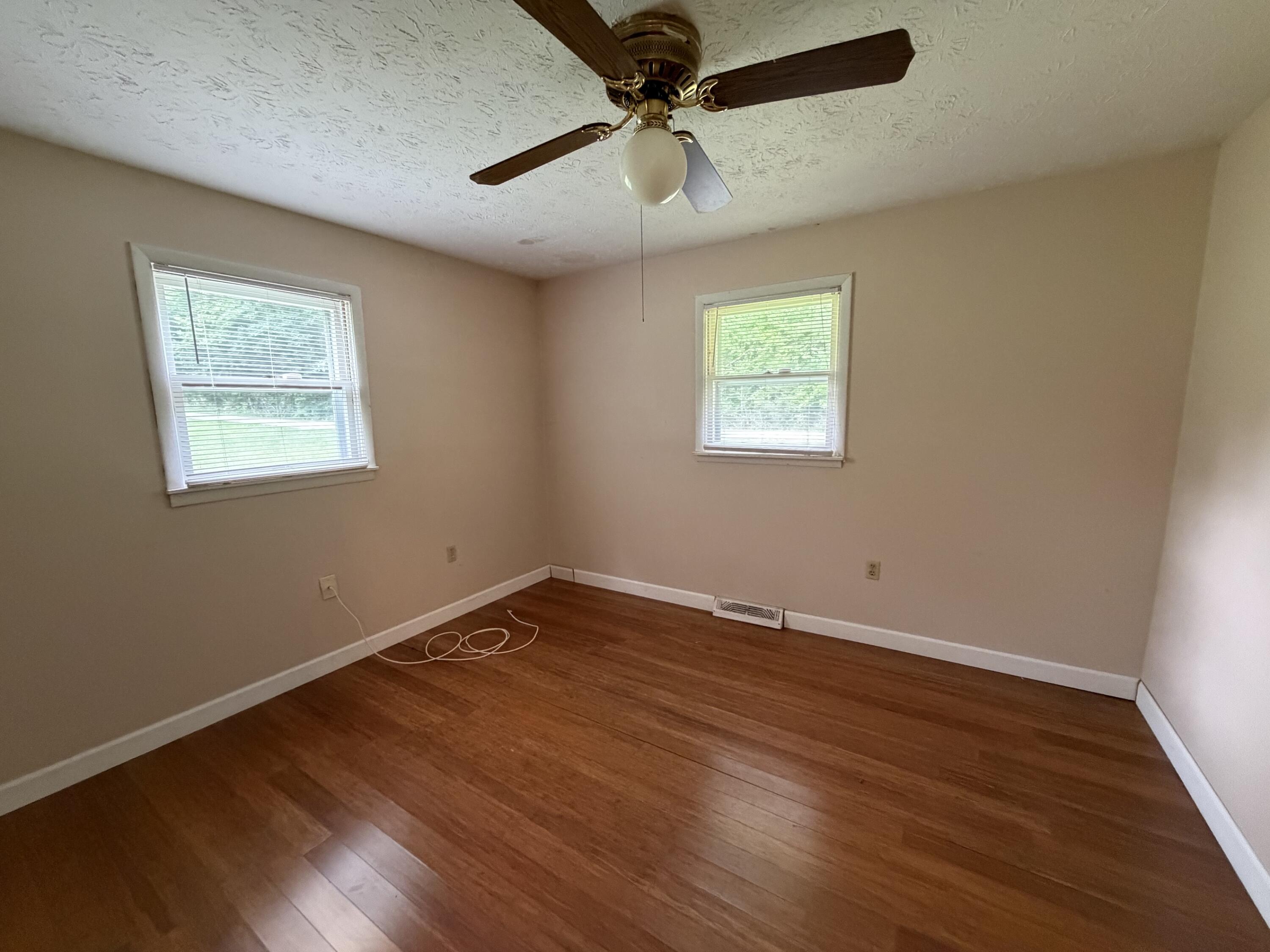 112 N Earls Avenue Property Photo 8