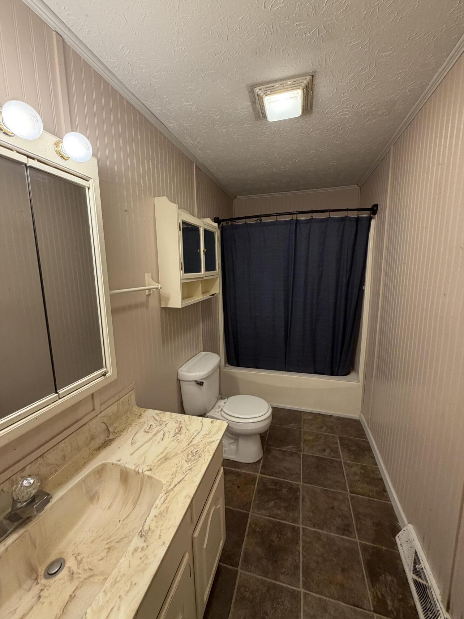 112 N Earls Avenue Property Photo 10