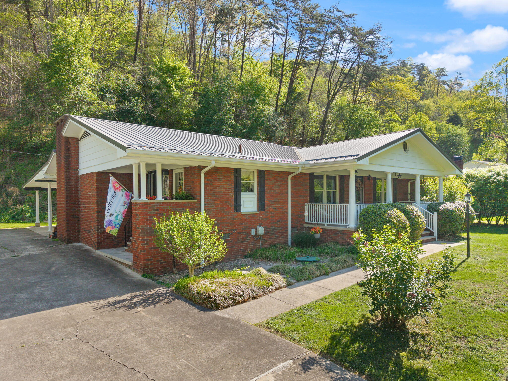 191 Armory Road Property Photo 9
