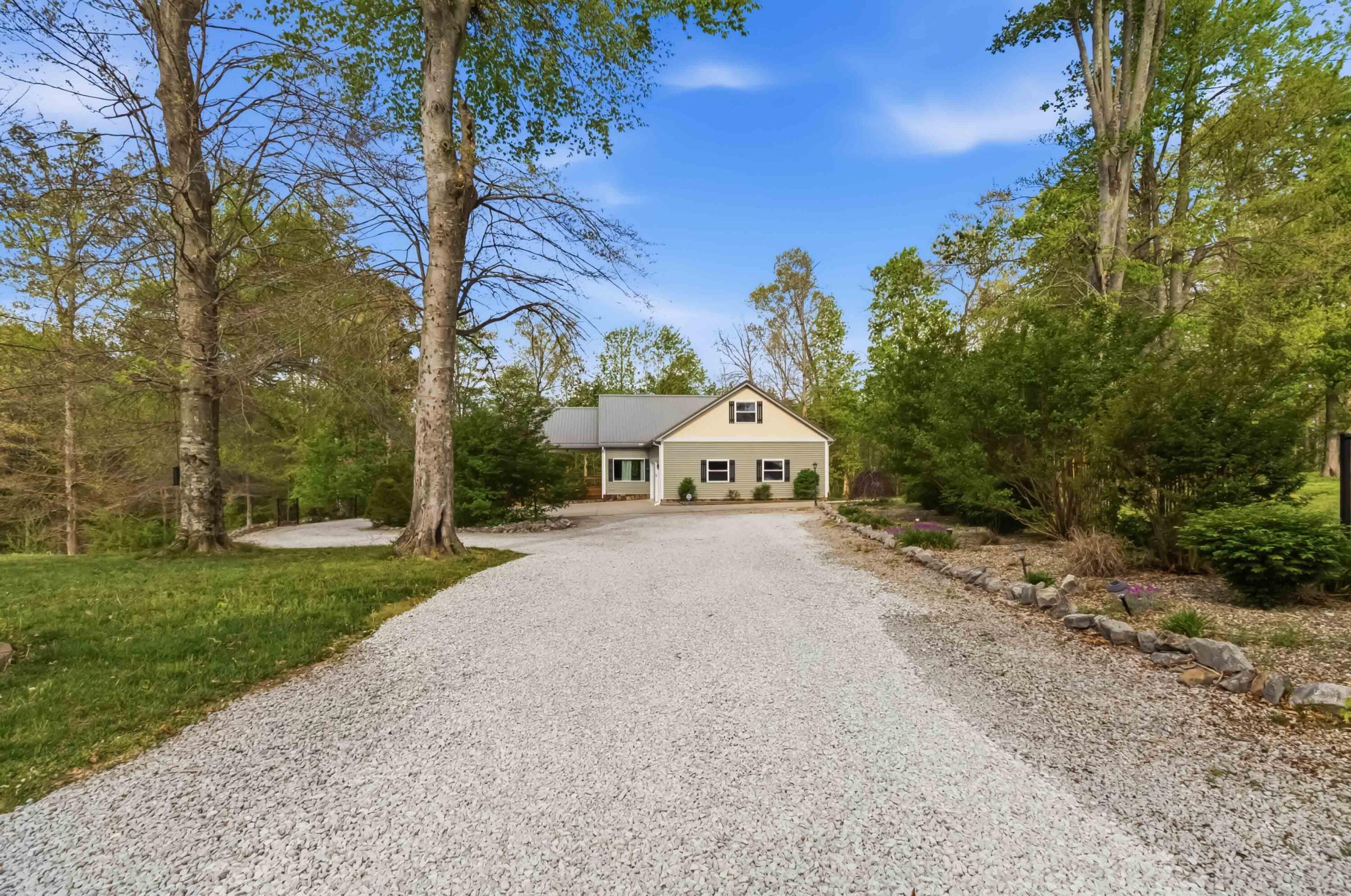 217 E Highway 1248 Property Photo 3