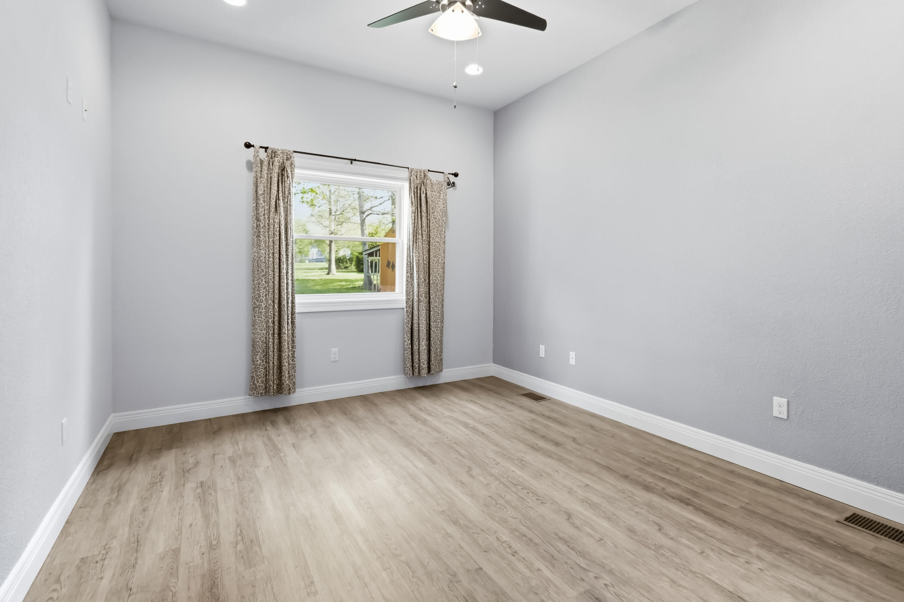 217 E Highway 1248 Property Photo 17