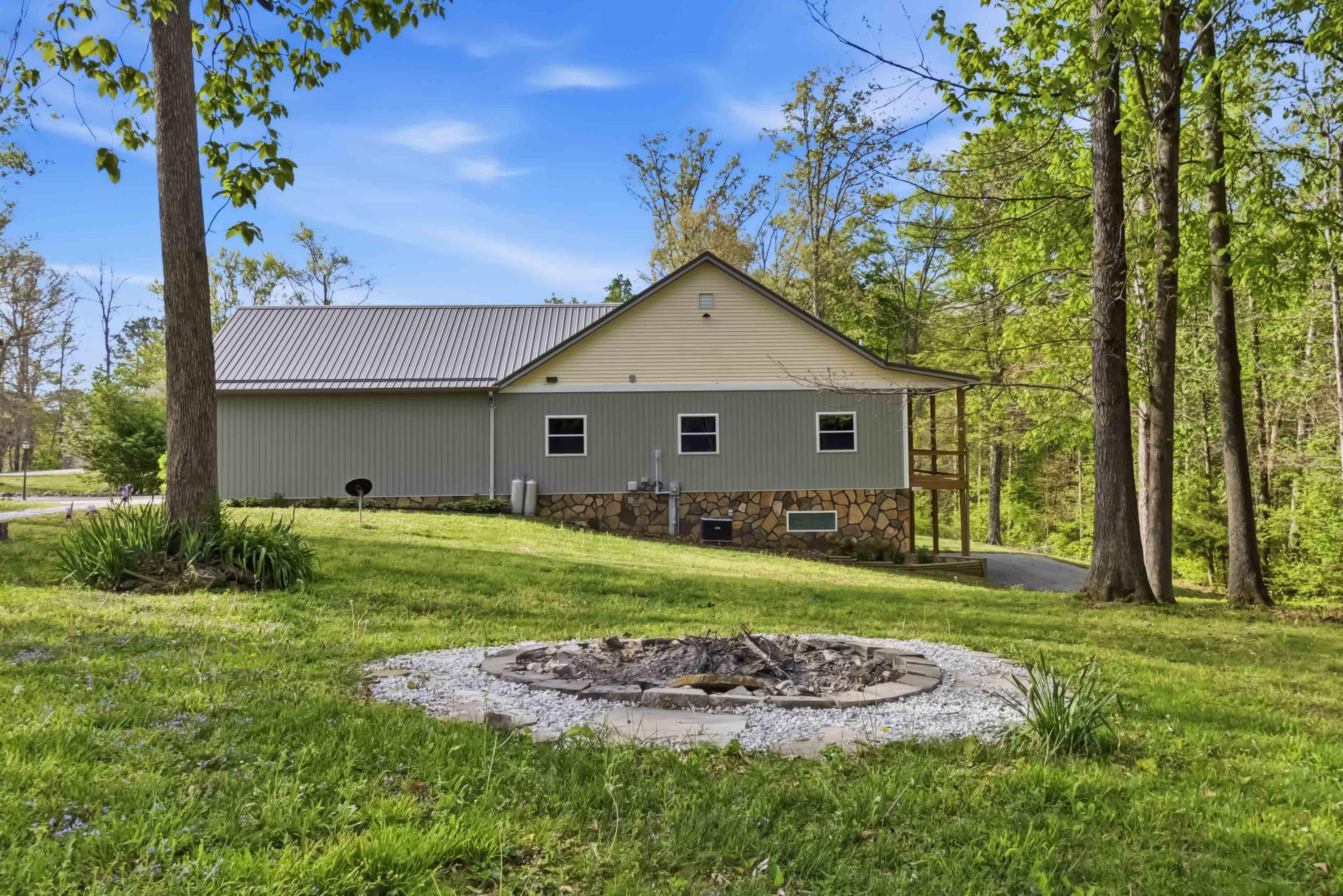 217 E Highway 1248 Property Photo 48
