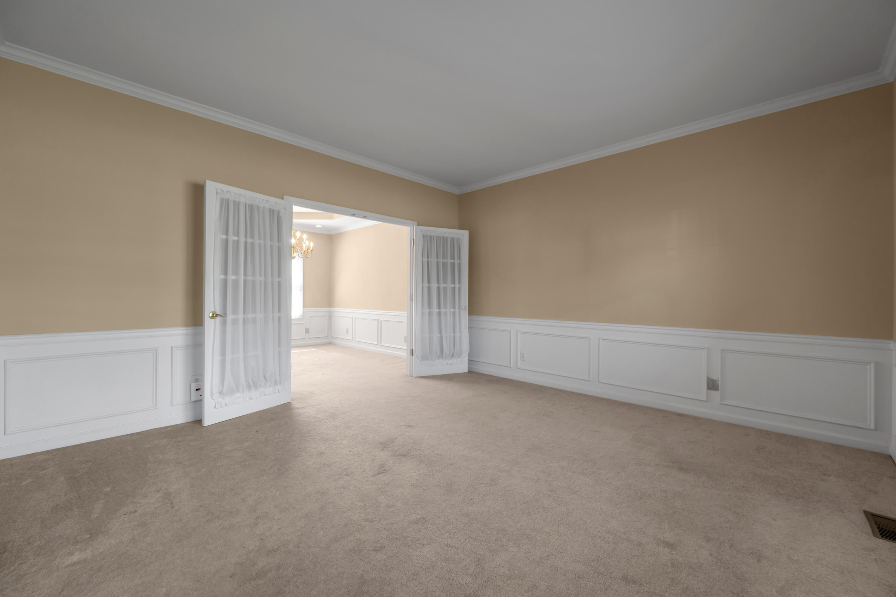 1100 Seville Court Property Photo 5