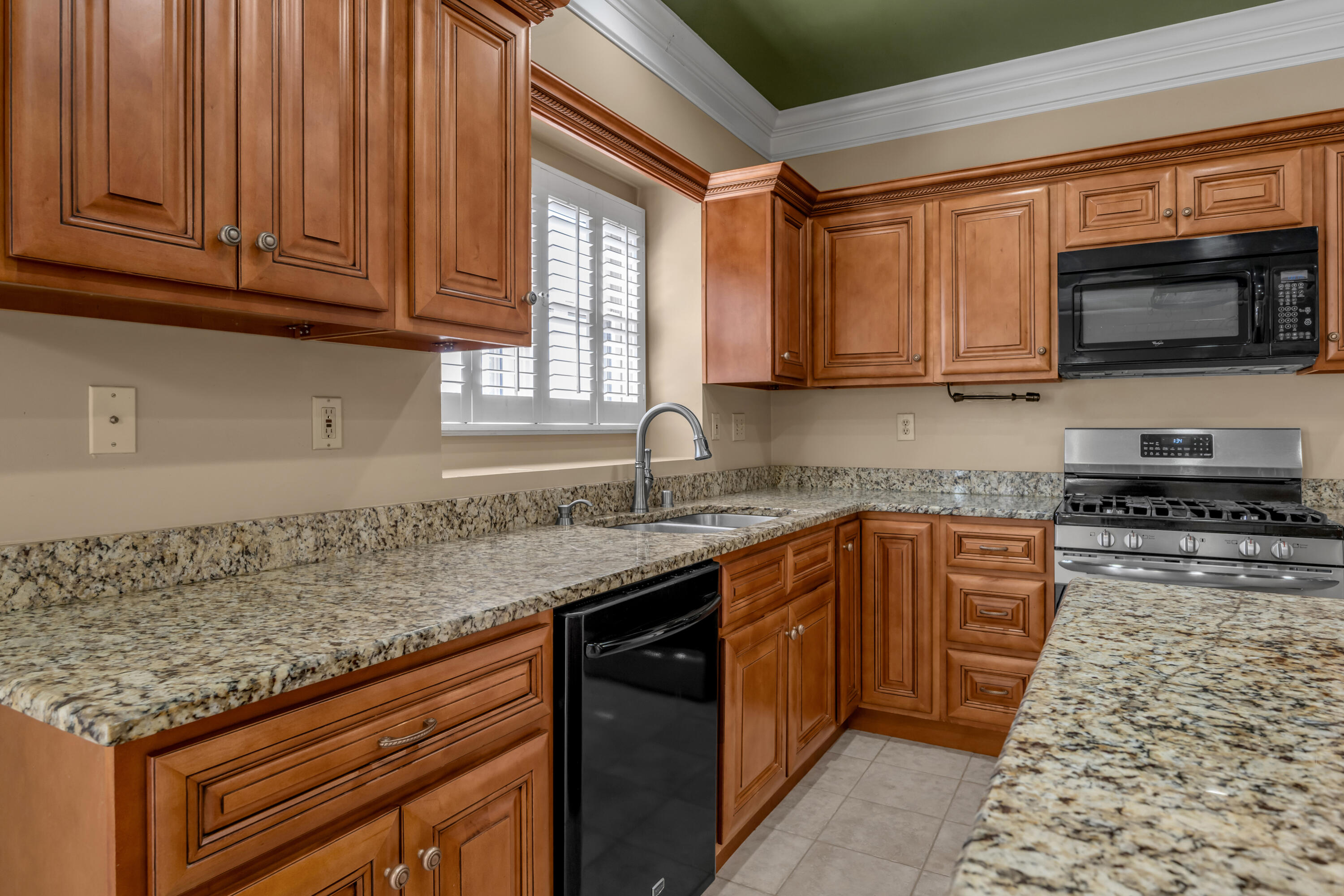1100 Seville Court Property Photo 17