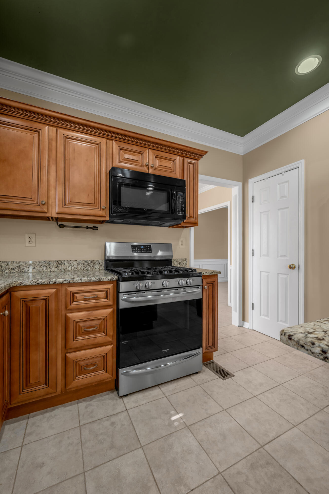 1100 Seville Court Property Photo 18