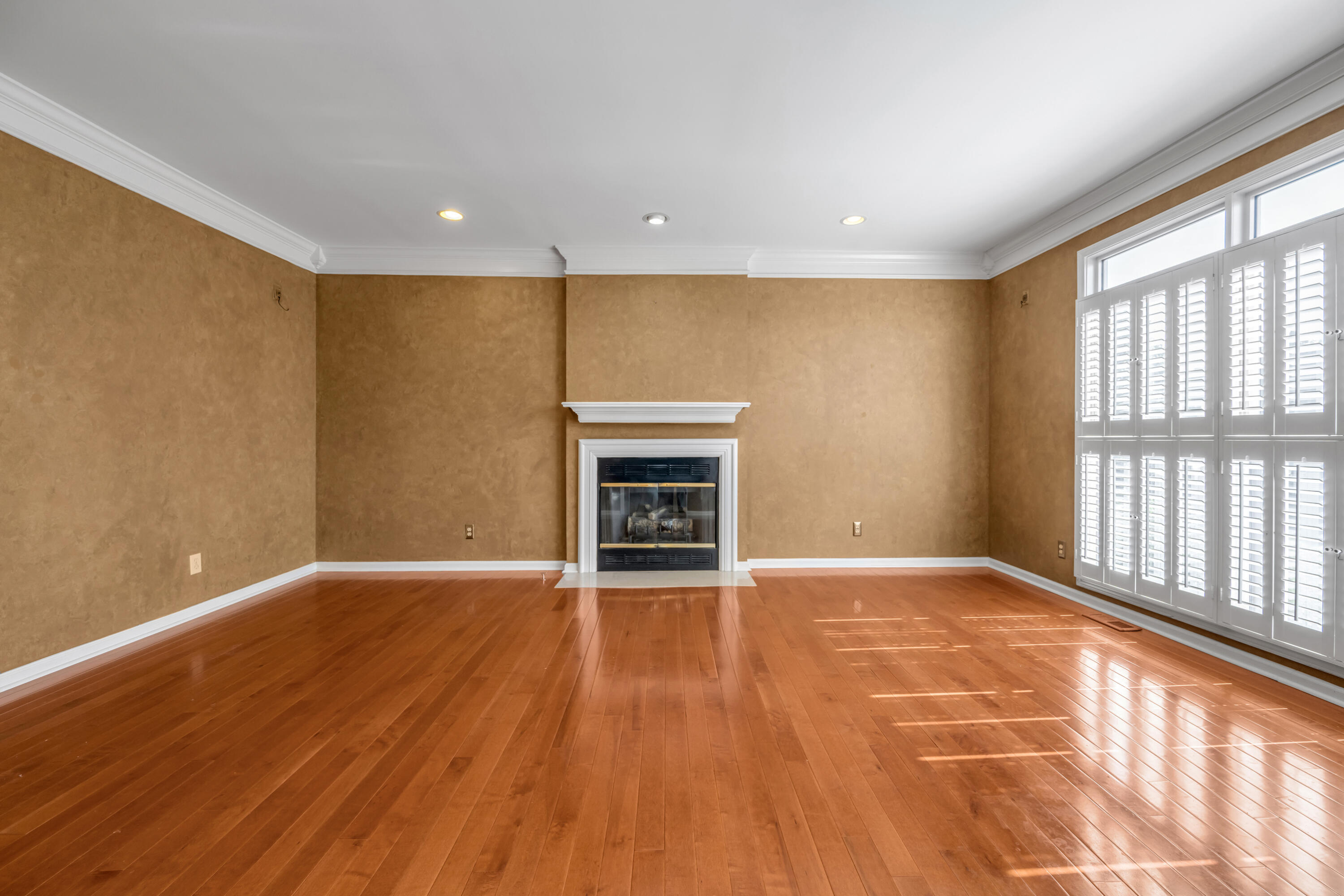 1100 Seville Court Property Photo 25