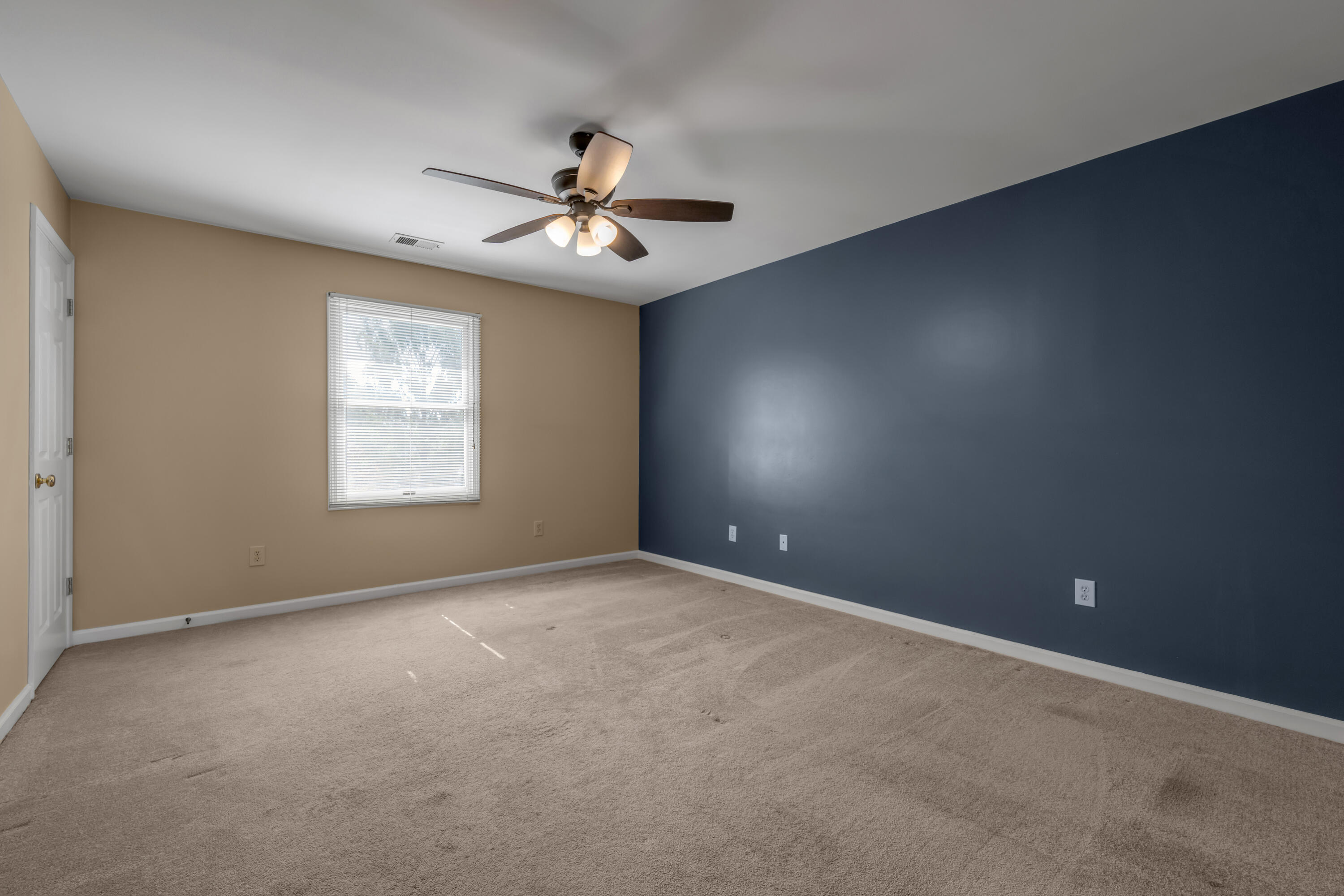 1100 Seville Court Property Photo 37