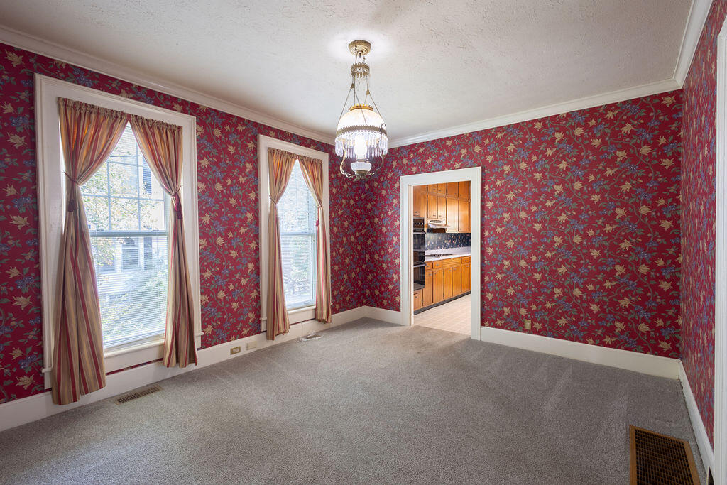 443 S Maple Street Property Photo 17