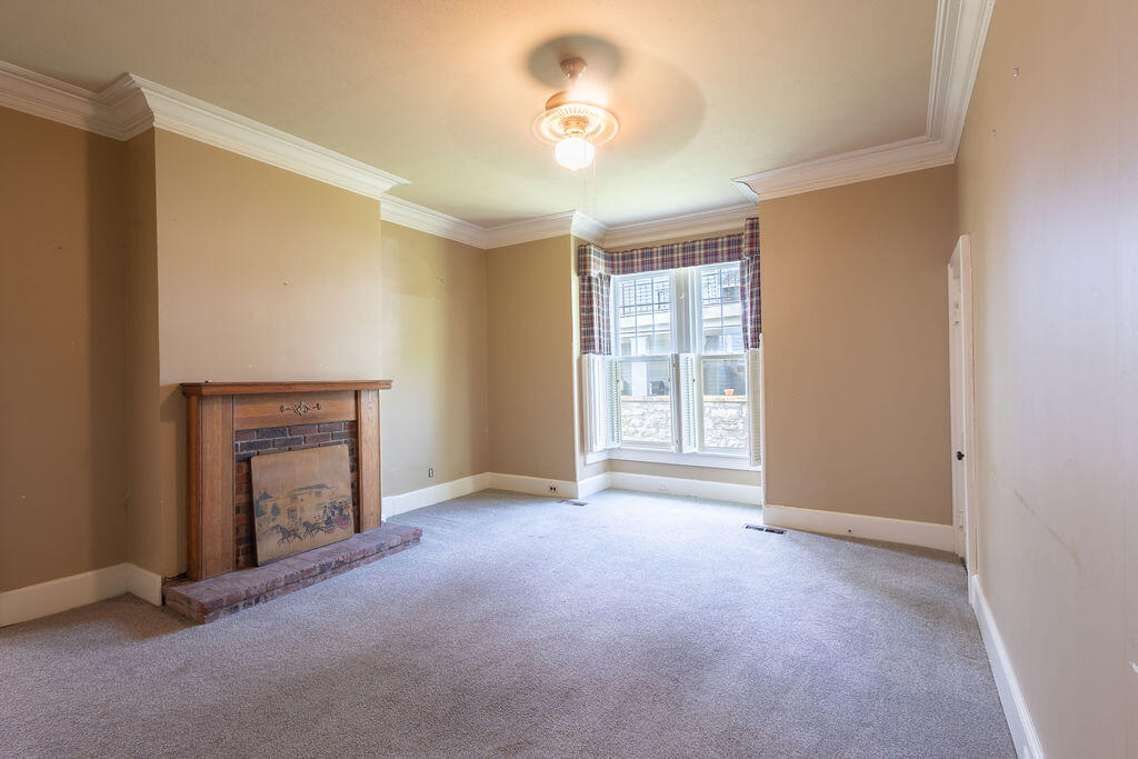 443 S Maple Street Property Photo 19