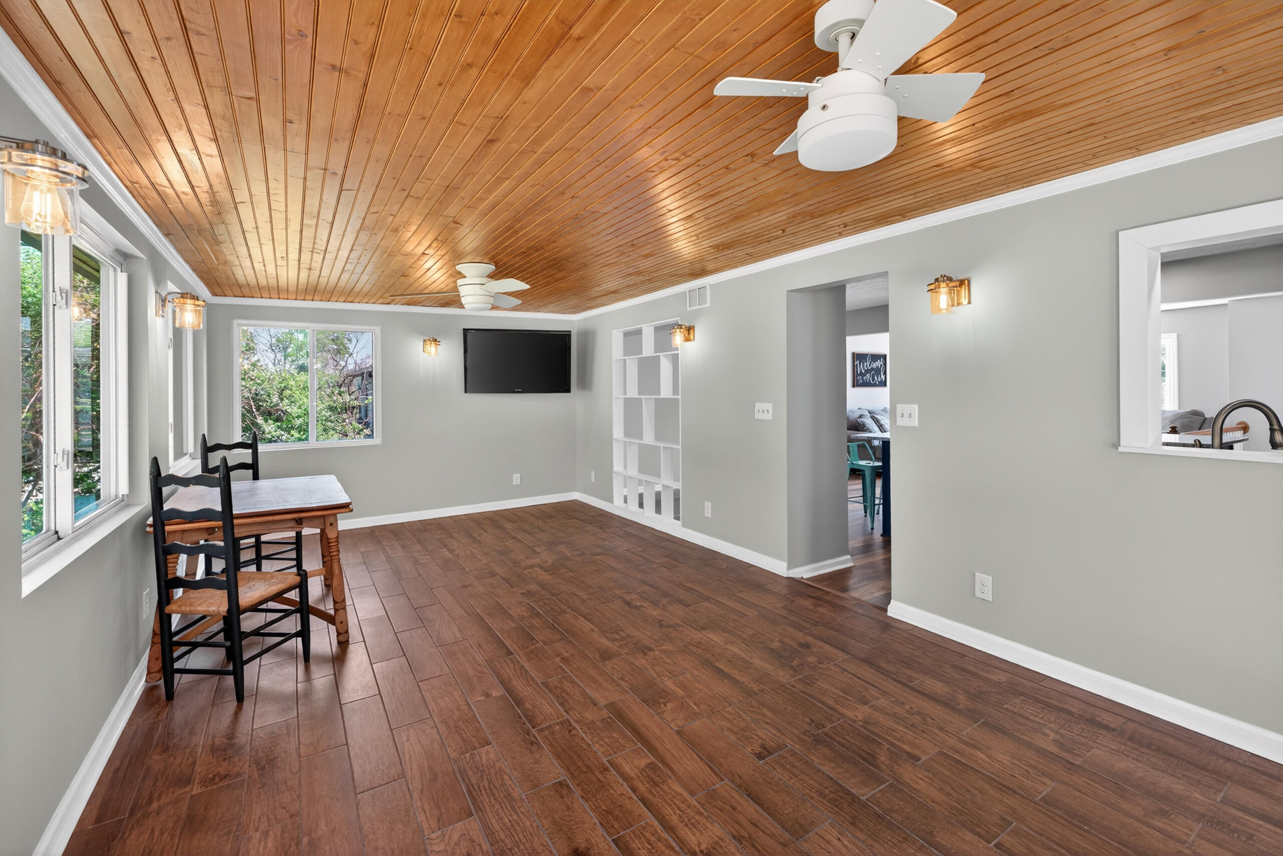 259 S Eagle Creek Drive Property Photo 17