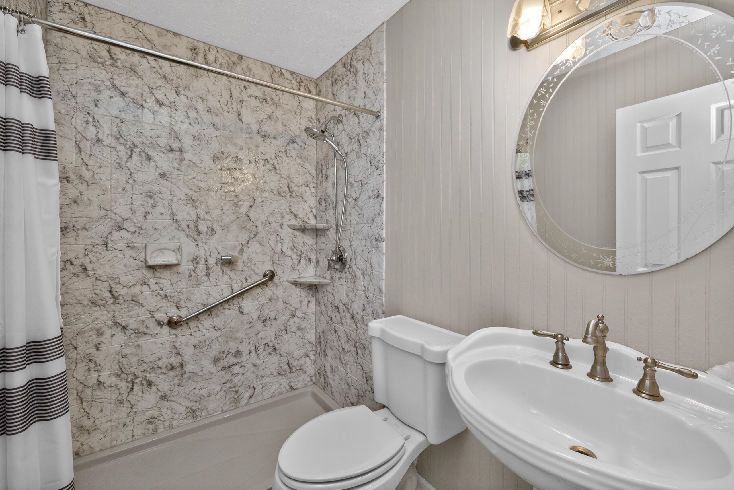 259 S Eagle Creek Drive Property Photo 18