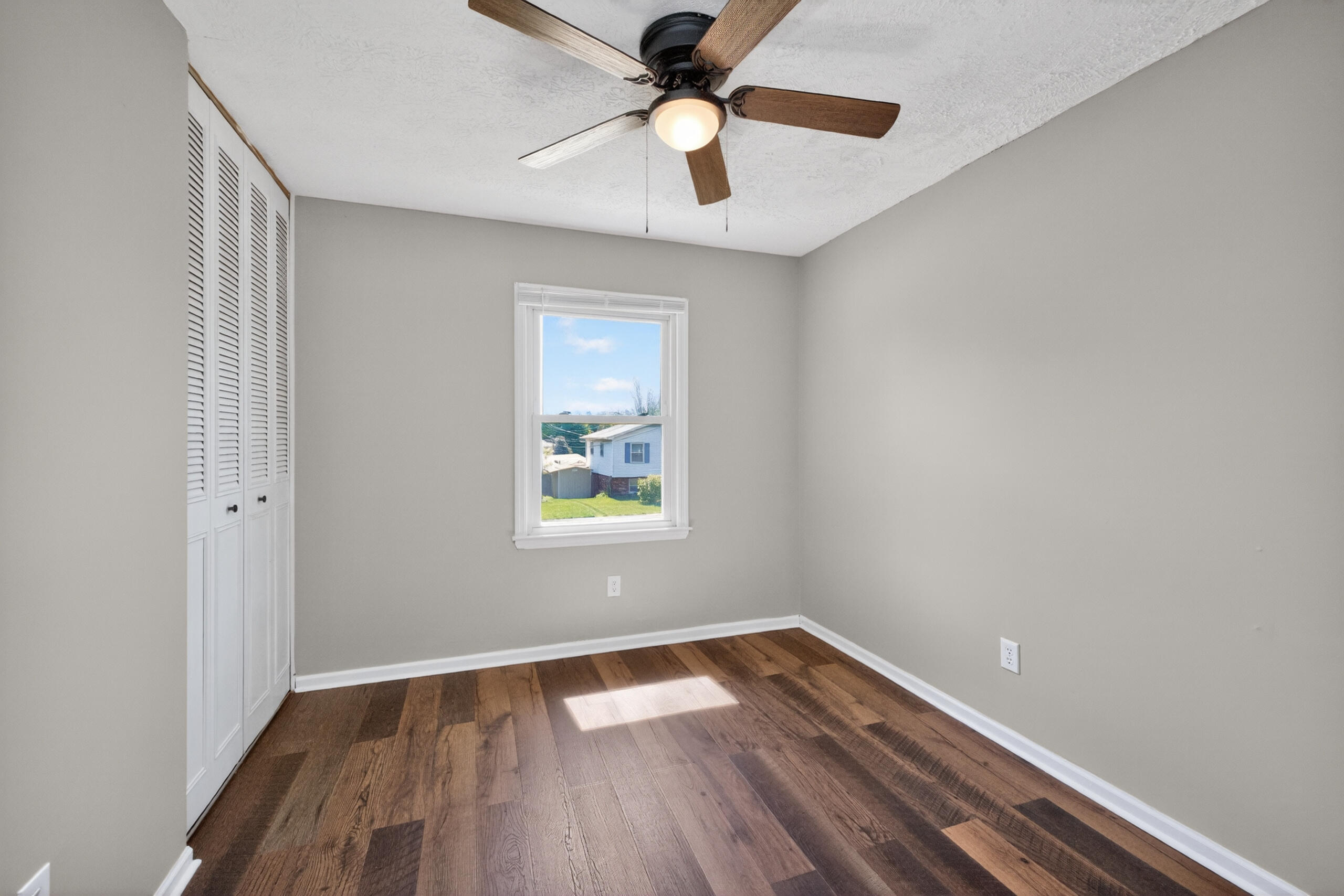259 S Eagle Creek Drive Property Photo 20