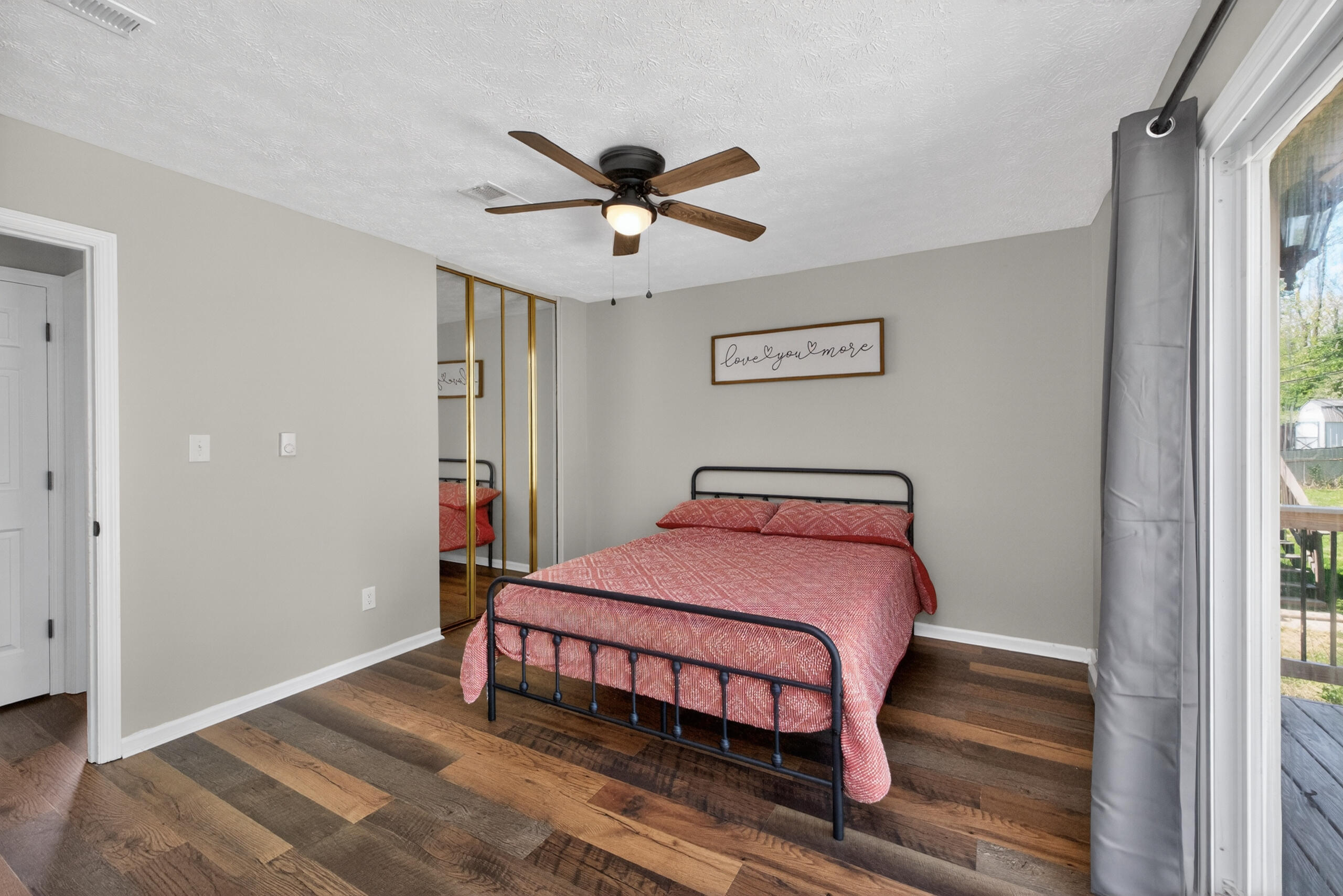 259 S Eagle Creek Drive Property Photo 22