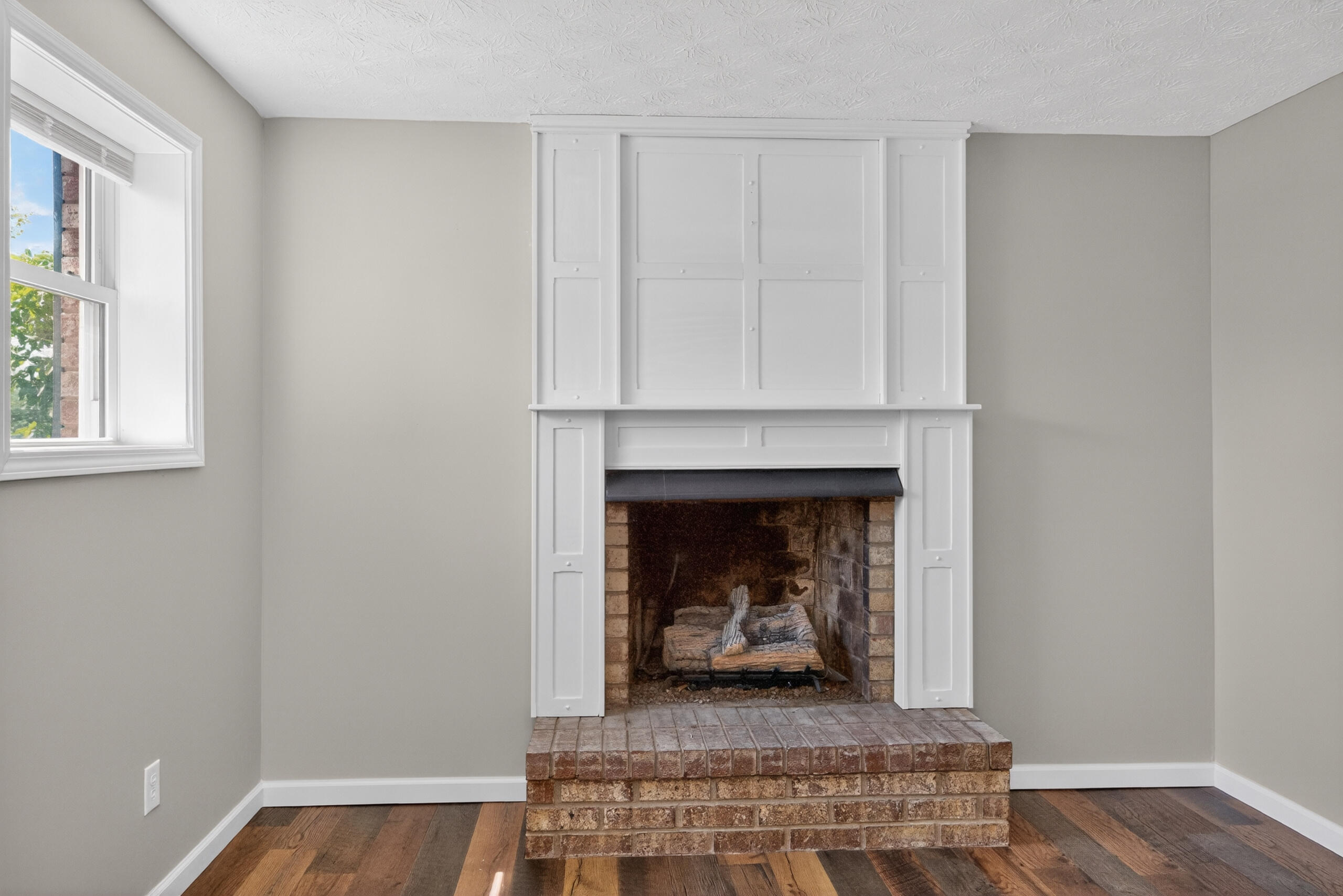 259 S Eagle Creek Drive Property Photo 25