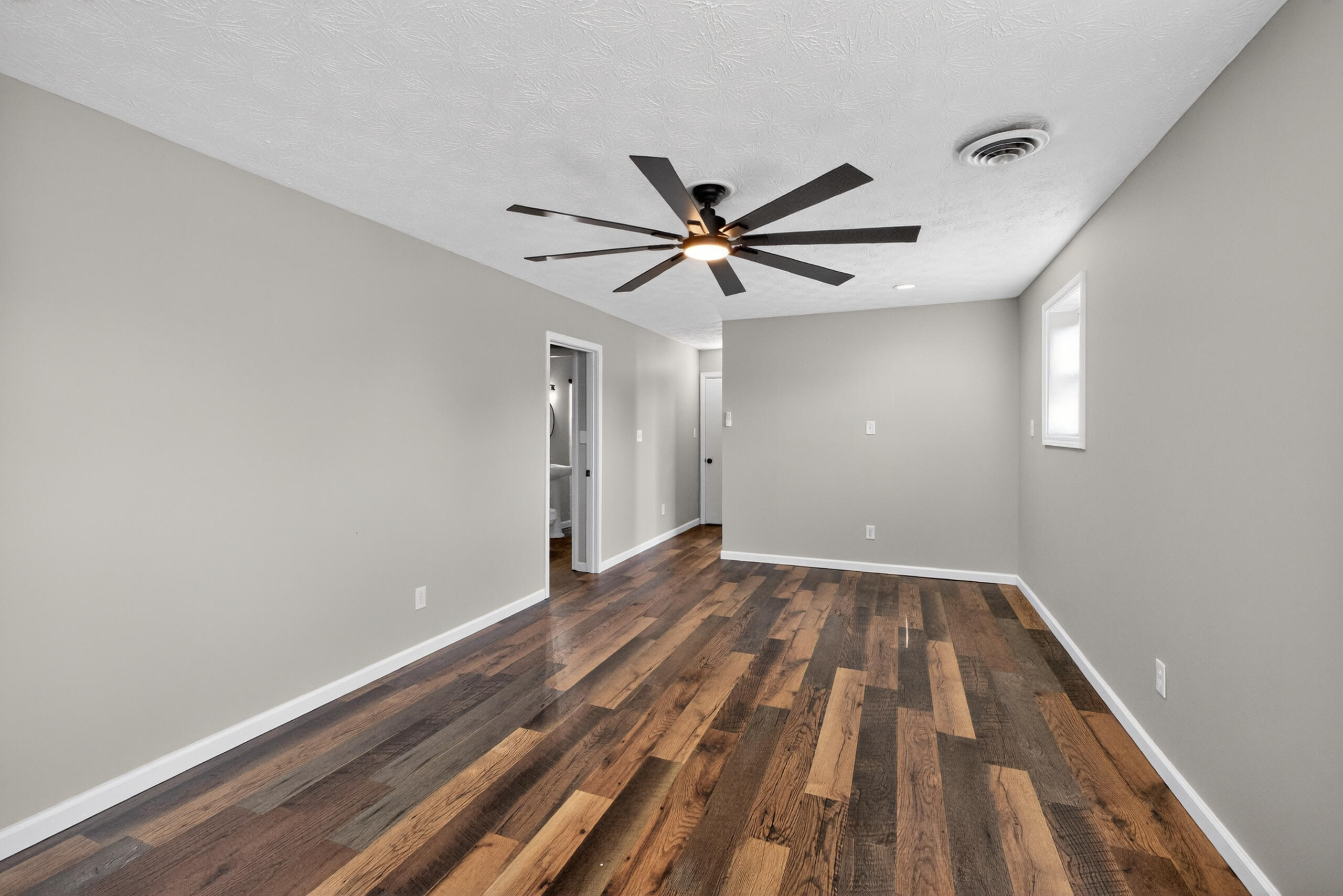 259 S Eagle Creek Drive Property Photo 26
