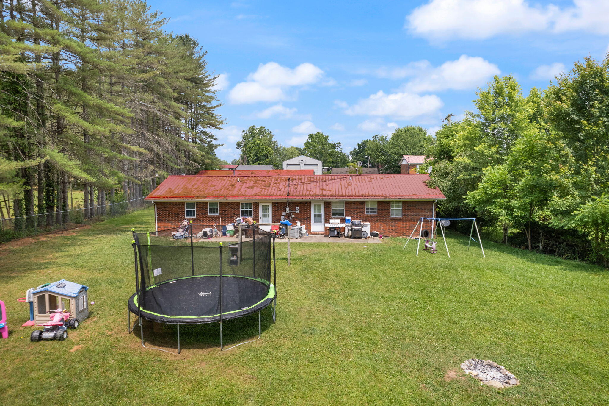 46 Property Photo 9