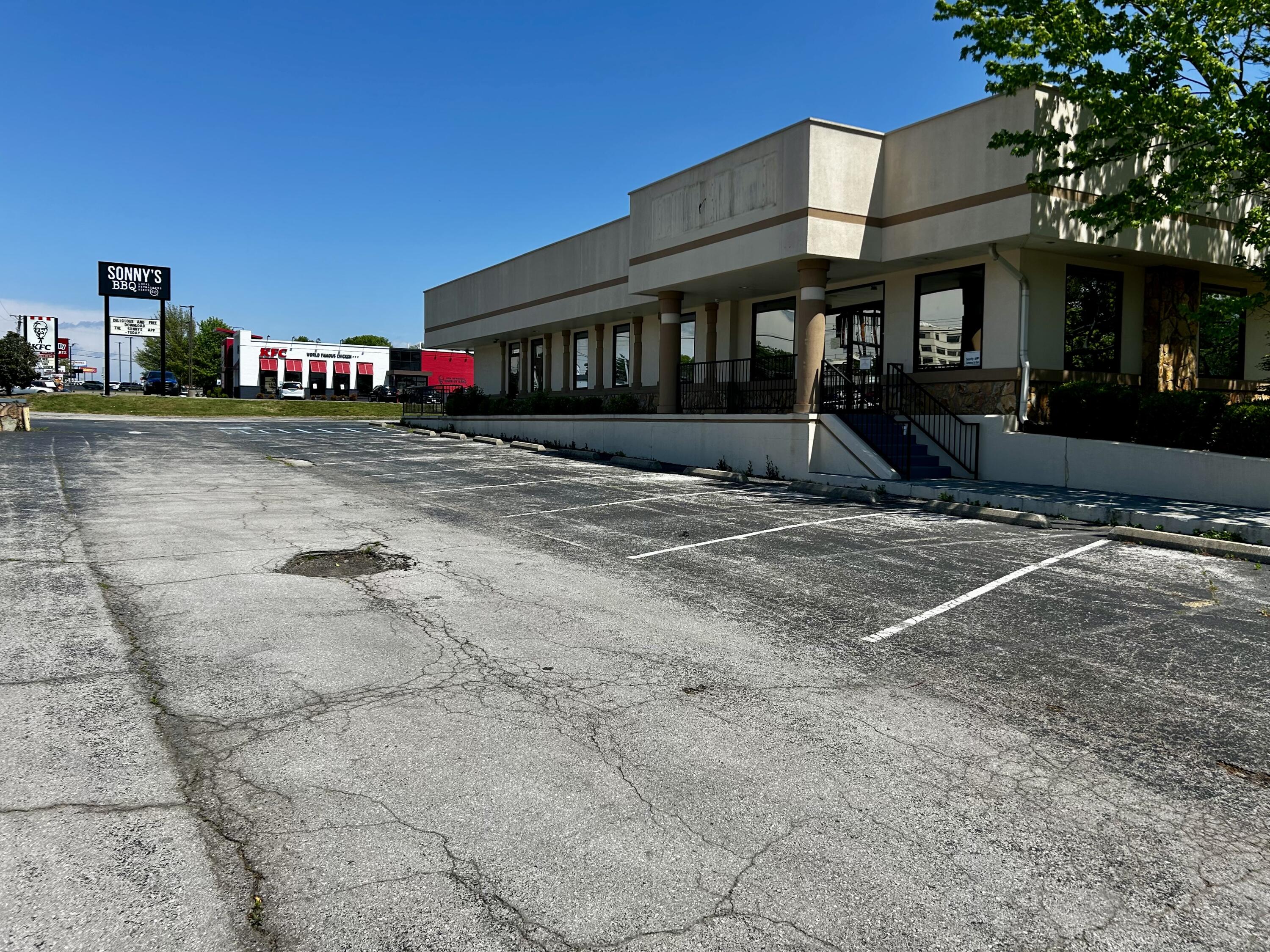 754 S 27 Highway Property Photo 1