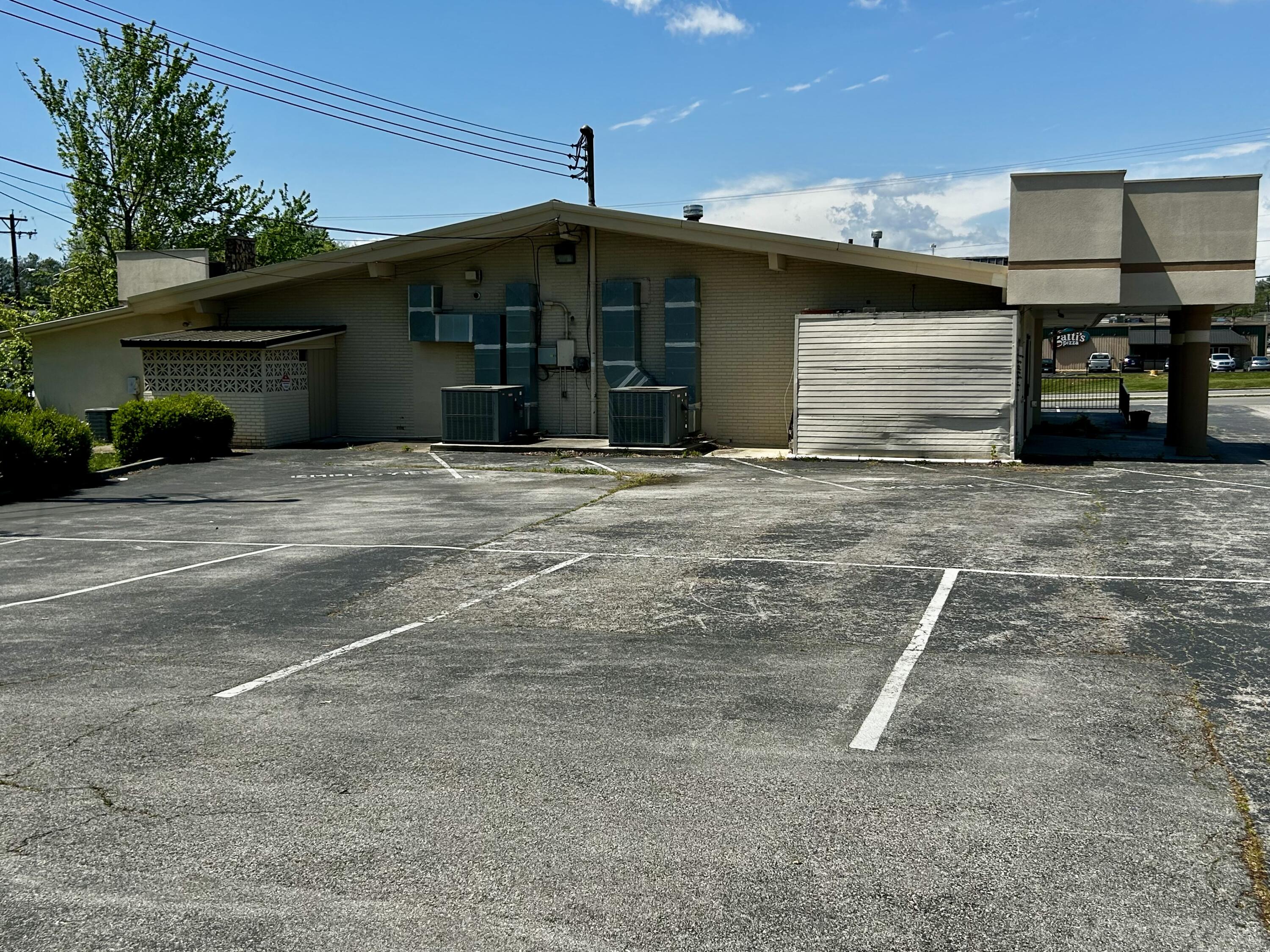 754 S 27 Highway Property Photo 6