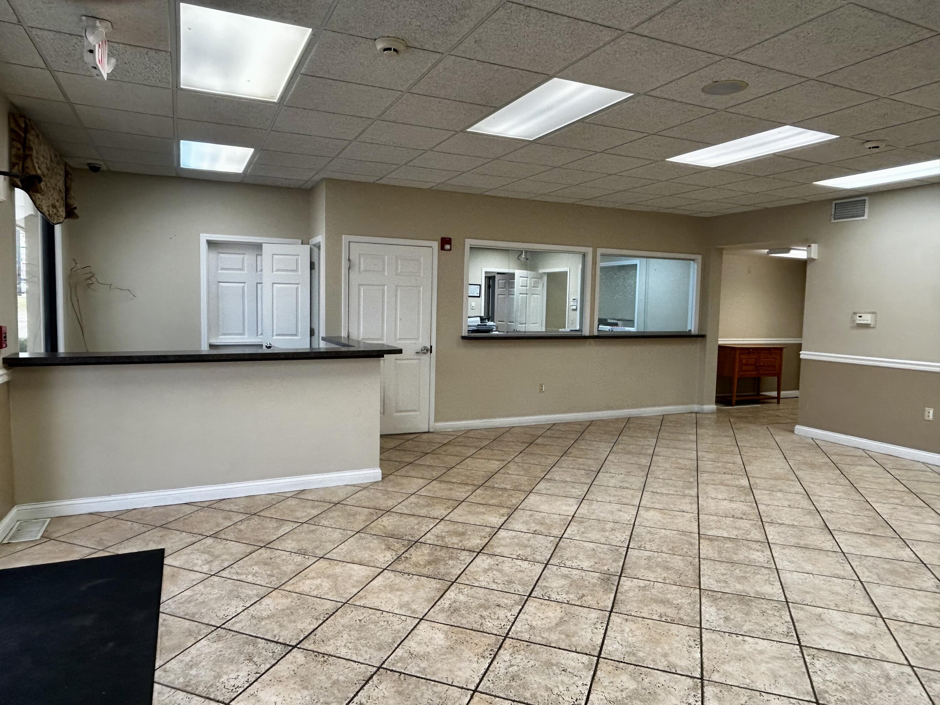 754 S 27 Highway Property Photo 11