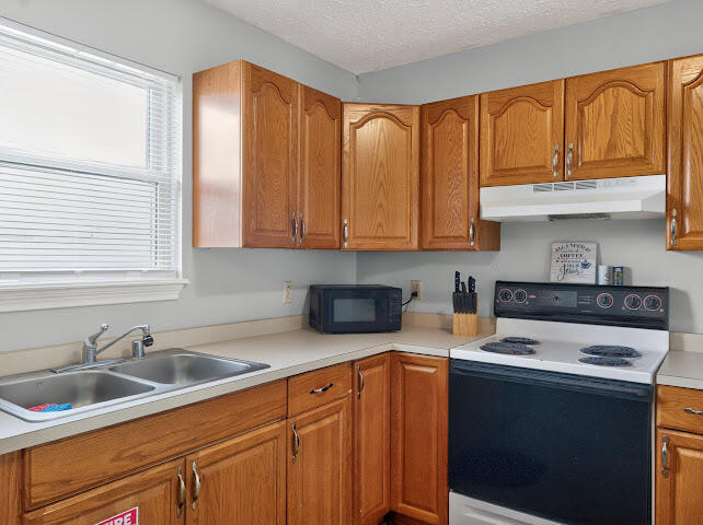 502 Tecumseh Trail C Property Photo 6