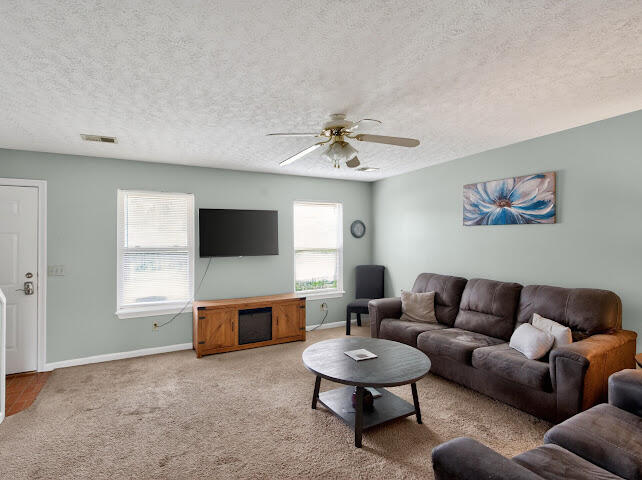 502 Tecumseh Trail D Property Photo 3