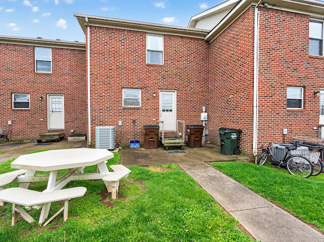 502 Tecumseh Trail D Property Photo 14