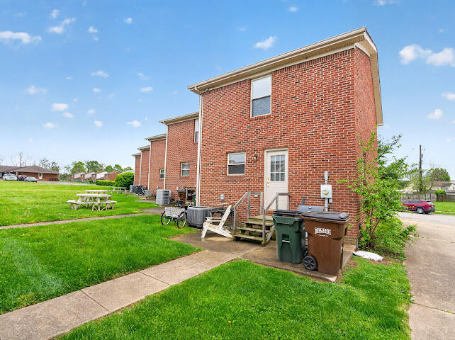 502 Tecumseh Trail E Property Photo 14