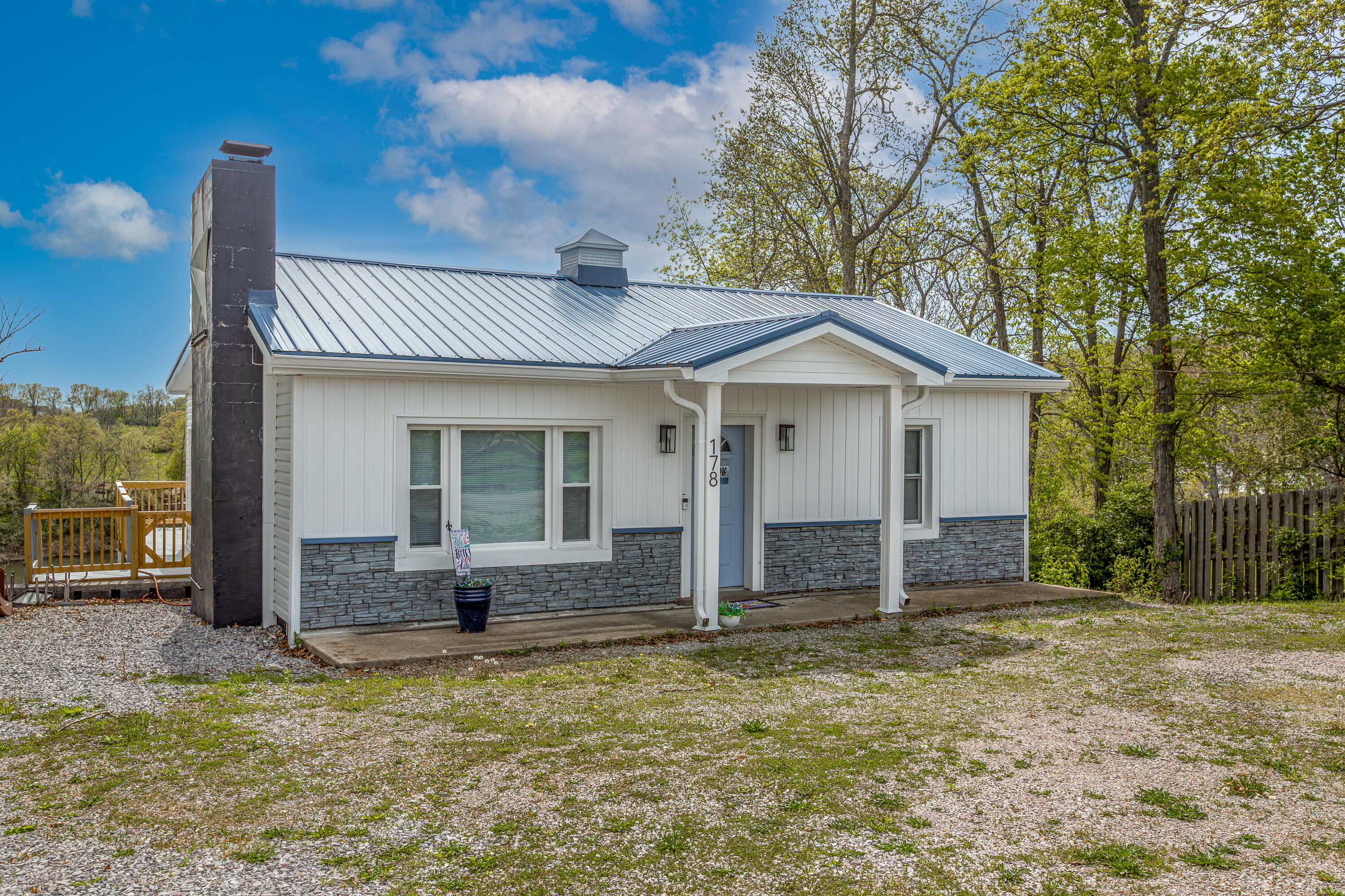 178 Lakeview Point Road Property Photo 12