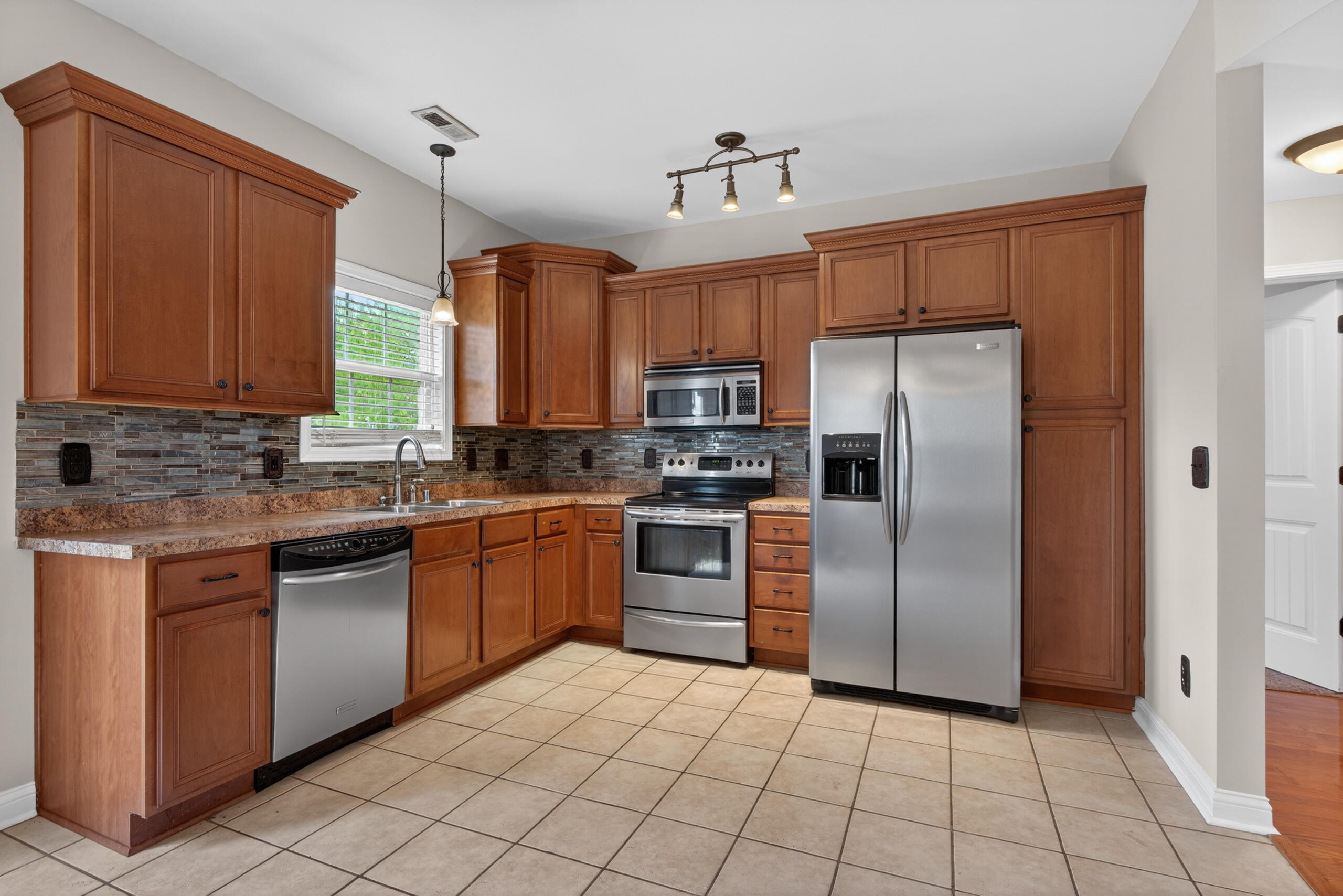 3373 Hibernia Pass Property Photo 14