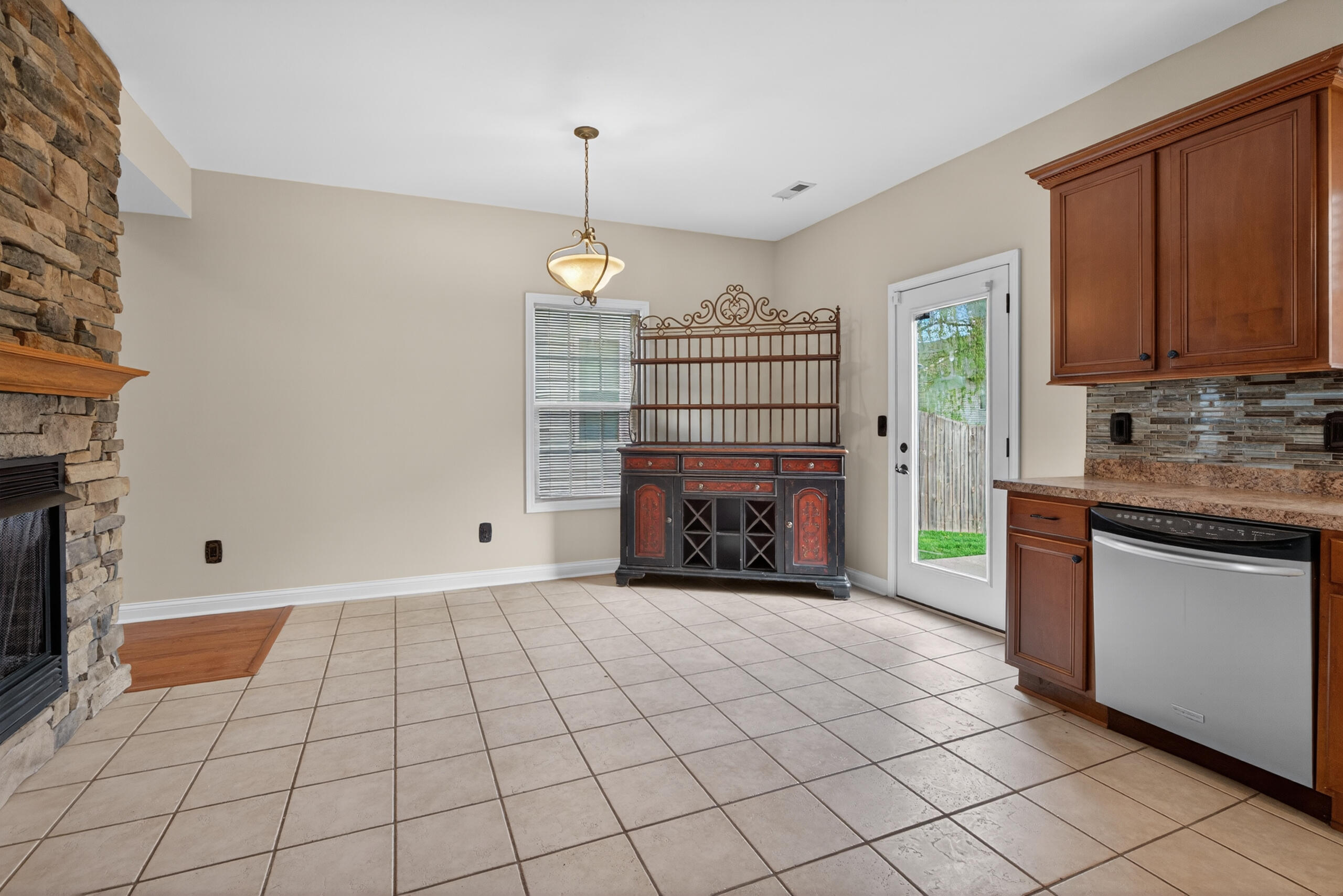3373 Hibernia Pass Property Photo 15