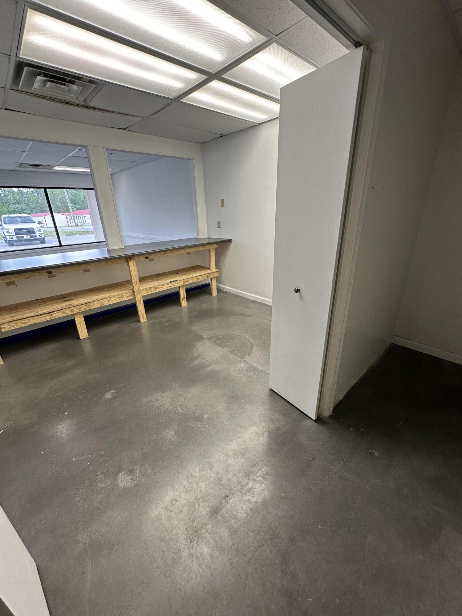 8669 Us-25 Property Photo 11