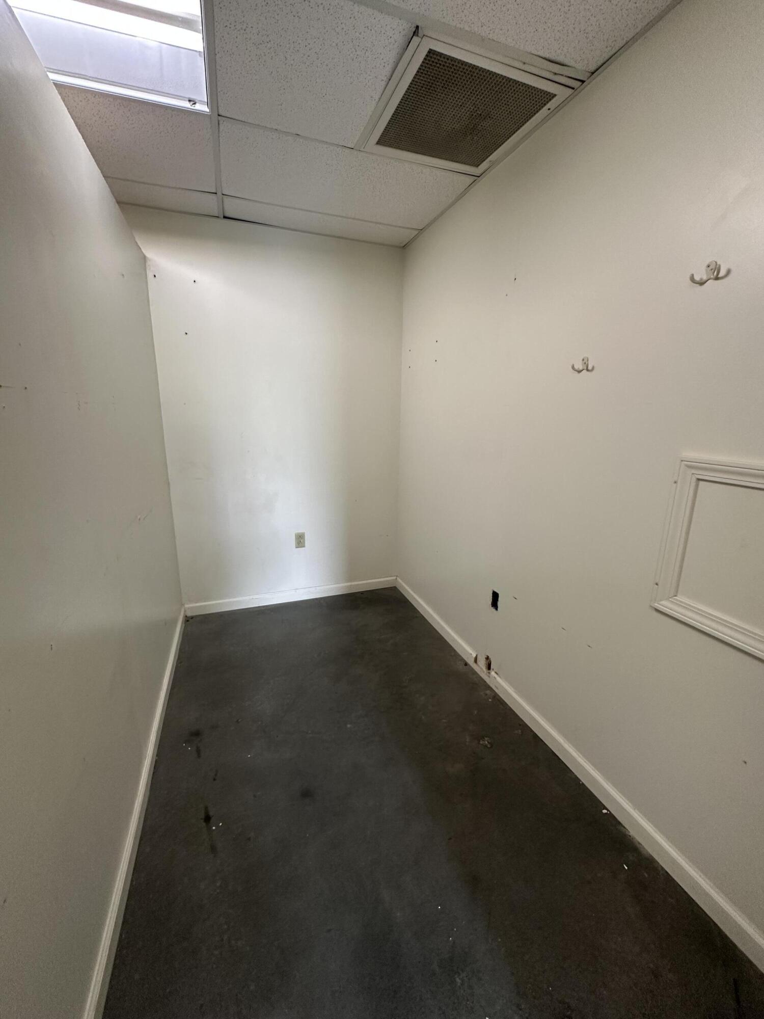 8669 Us-25 Property Photo 17