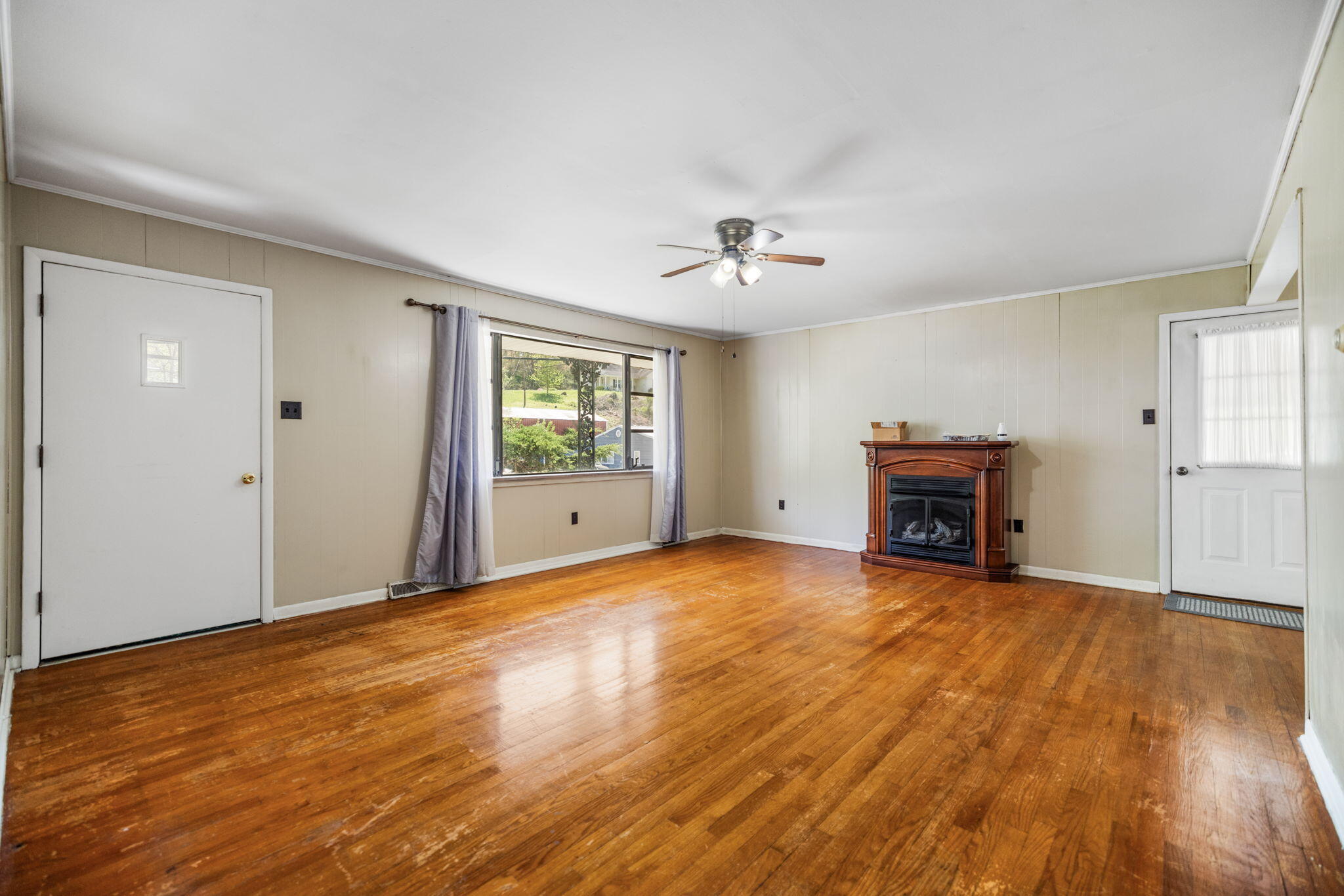 10 Frog Avenue Property Photo 8