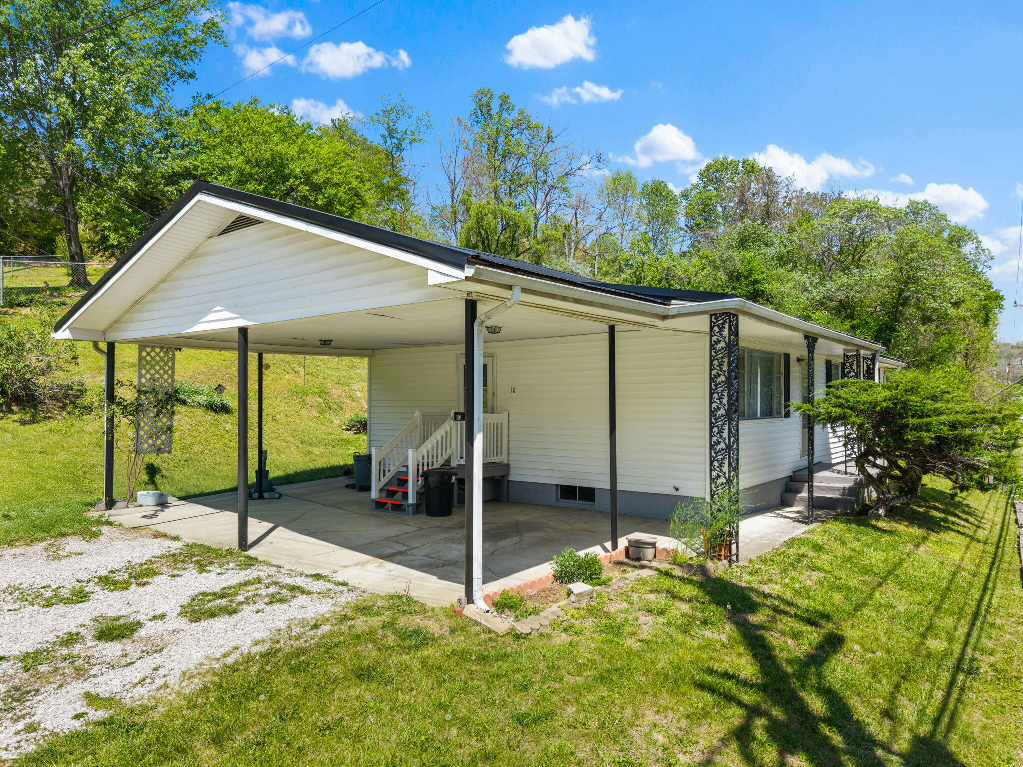 10 Frog Avenue Property Photo 11