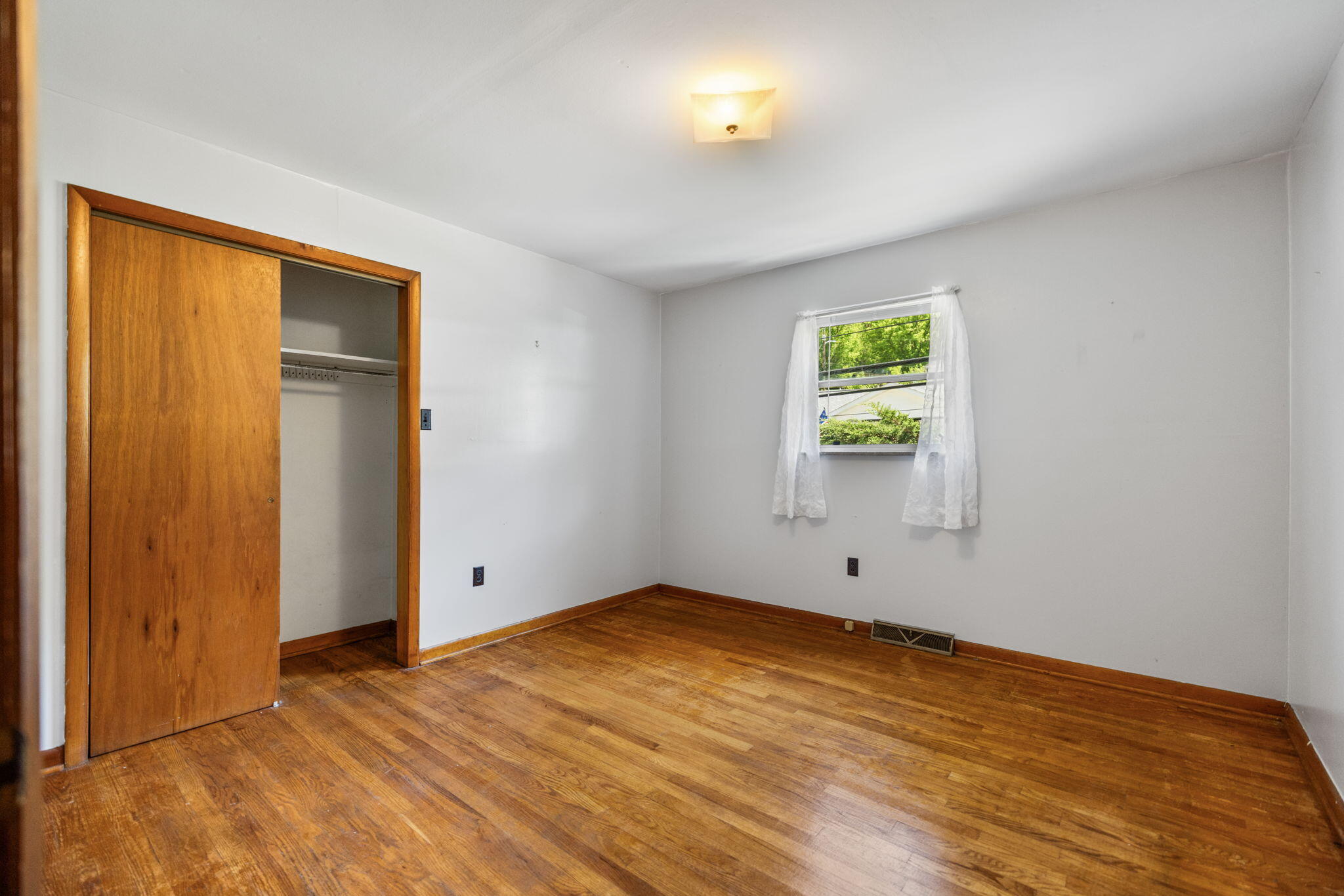 10 Frog Avenue Property Photo 33