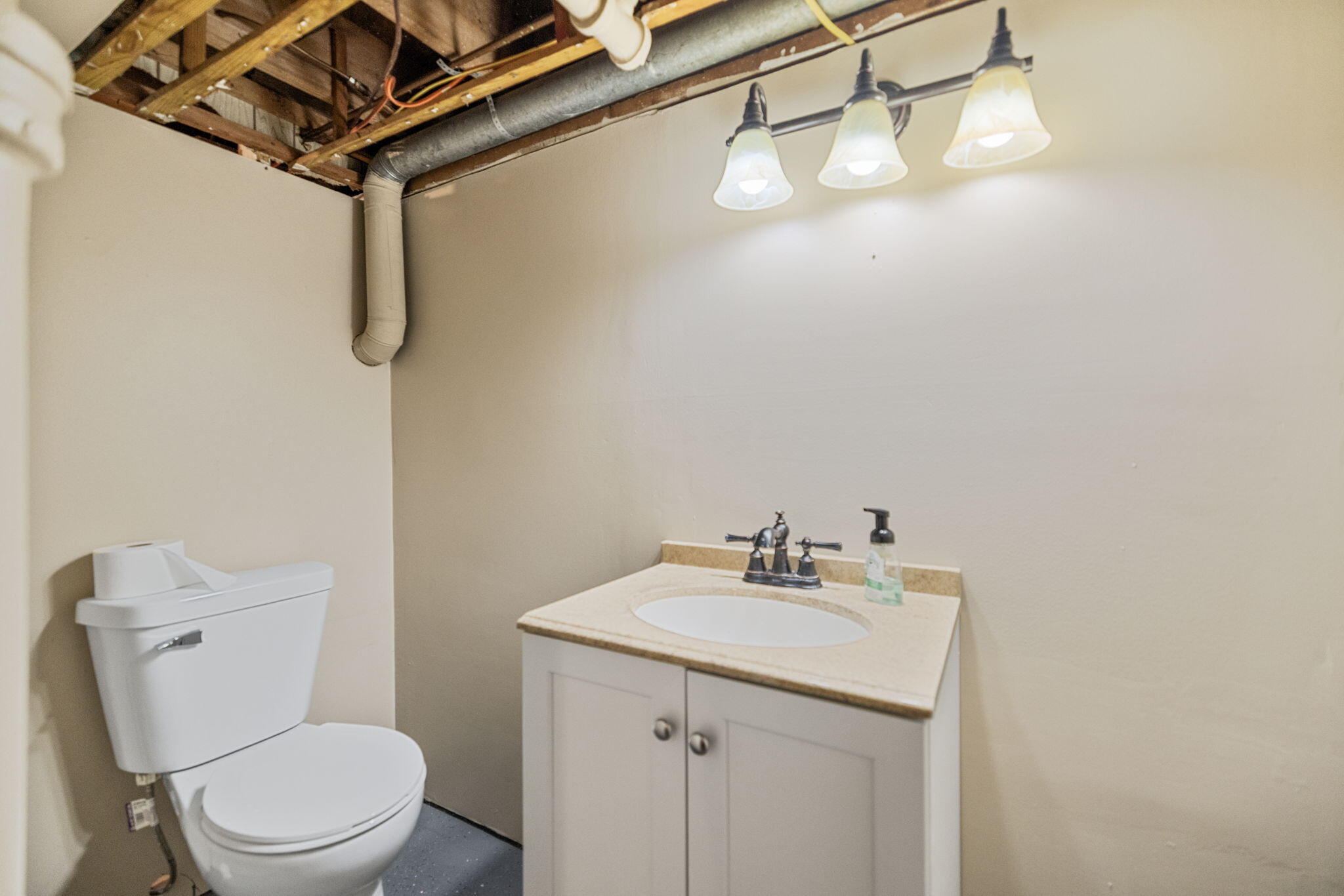 10 Frog Avenue Property Photo 44