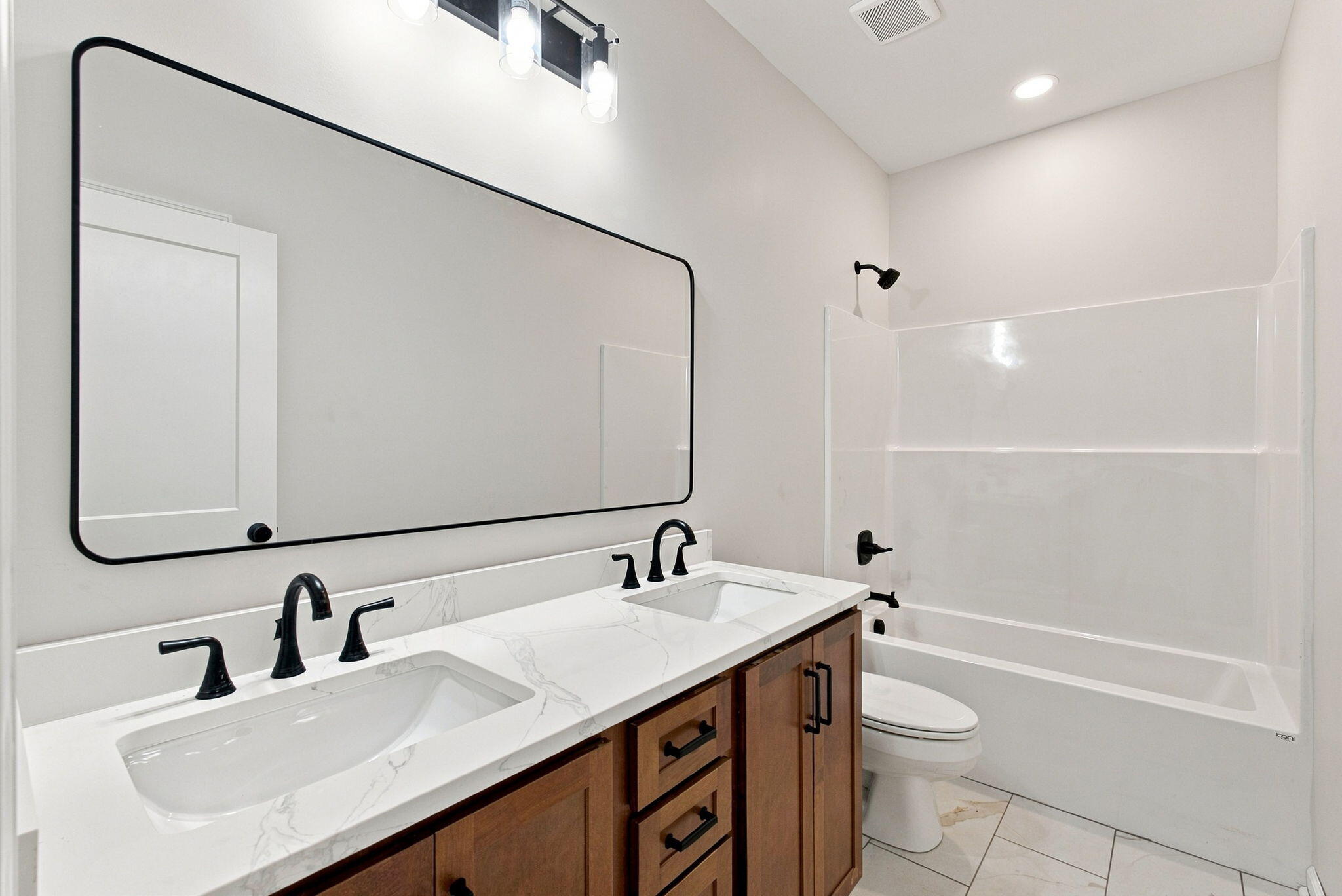 341 Mohegan Trail Property Photo 9